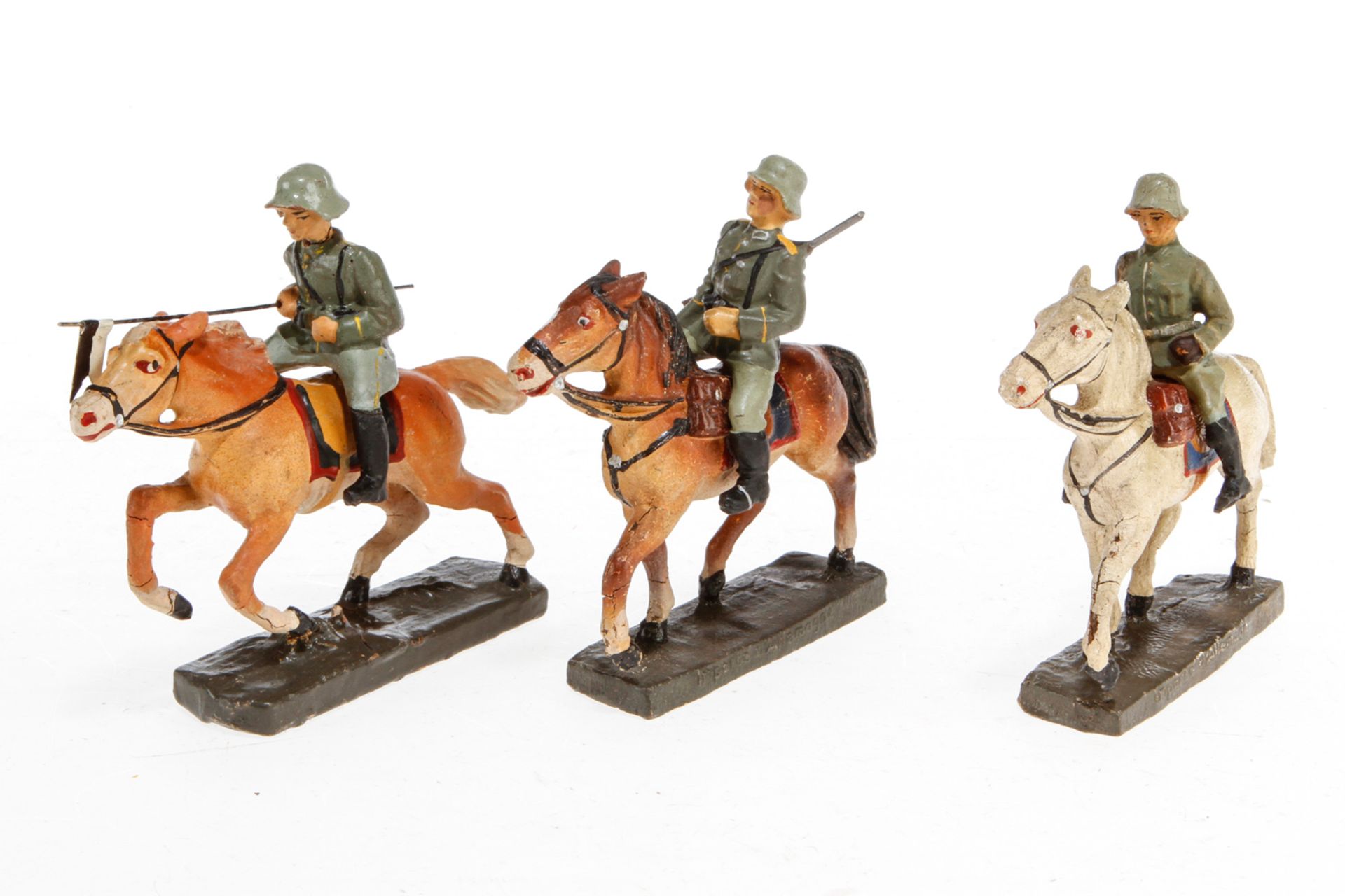 3 Soldaten zu Pferd, Masse, handlackiert, Z 3