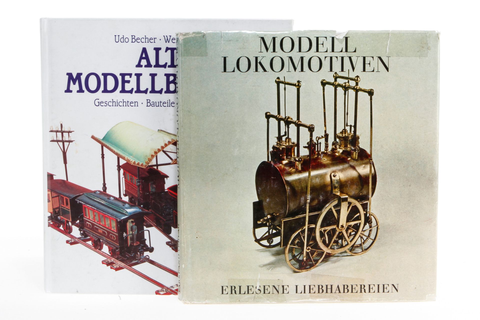 2 Bücher "Modell Lokomotiven" und "Alte Modellbahnen", Alterungsspuren