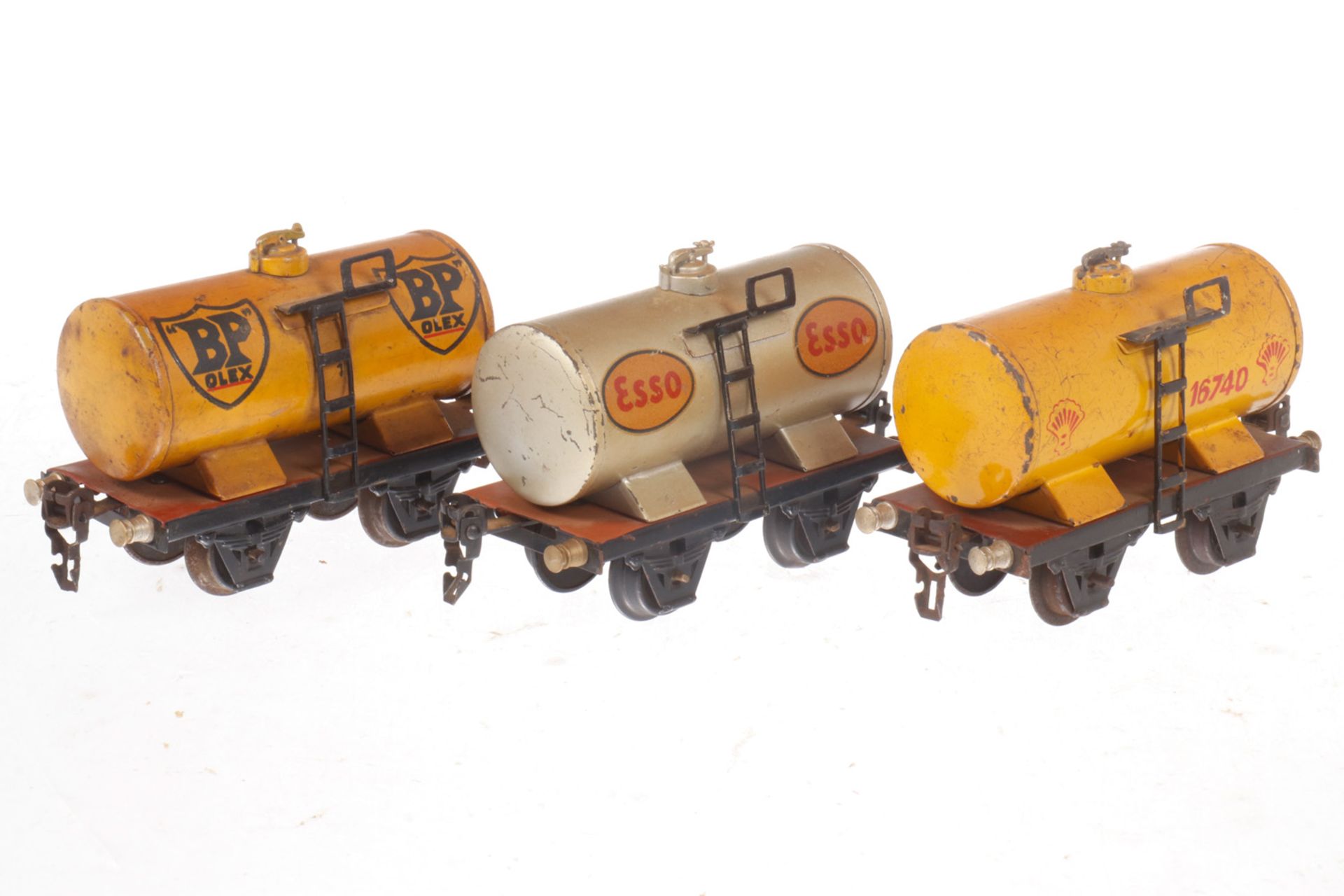 3 Märklin Kesselwagen, Esso, BP und Shell, S 0, LS, tw gealterter Lack, L 13, Z 3