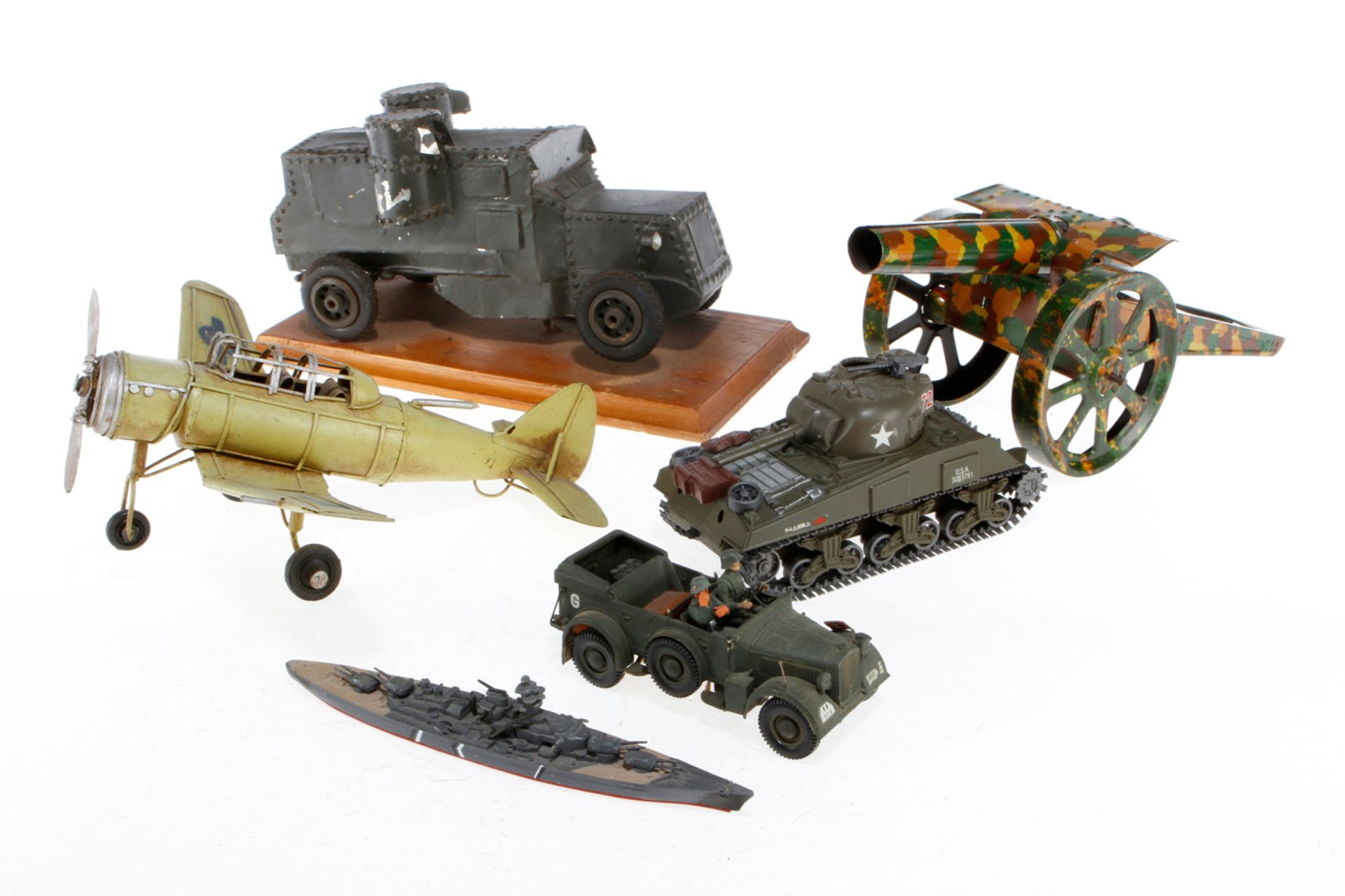 Konv. Militärspielzeug, darunter Kanone, Flugzeug etc., Z 3