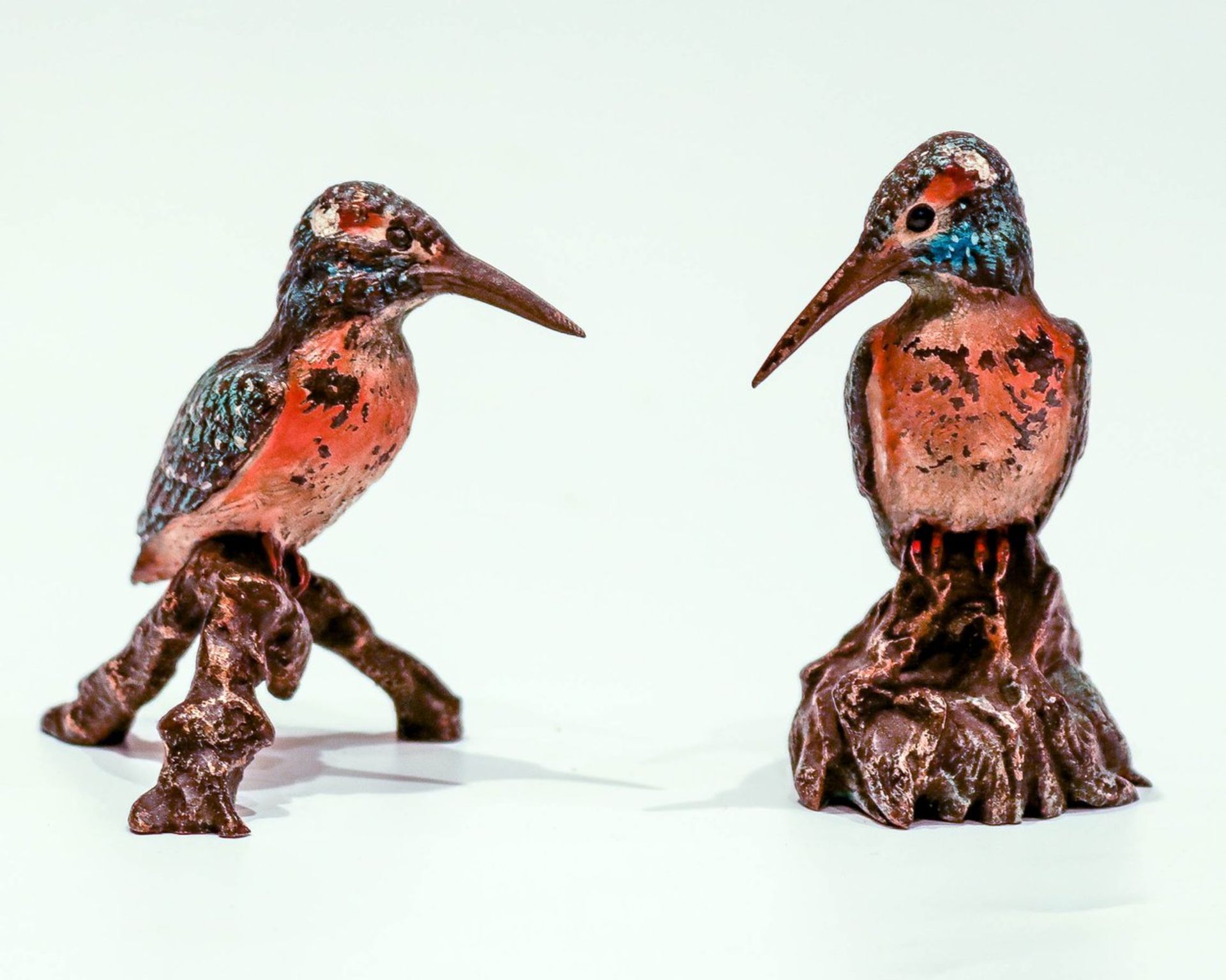 Zwei EisvögelPendants. Wiener Bronze. H. 8 bzw. 8,5 cm.(58990) - Bild 2 aus 2