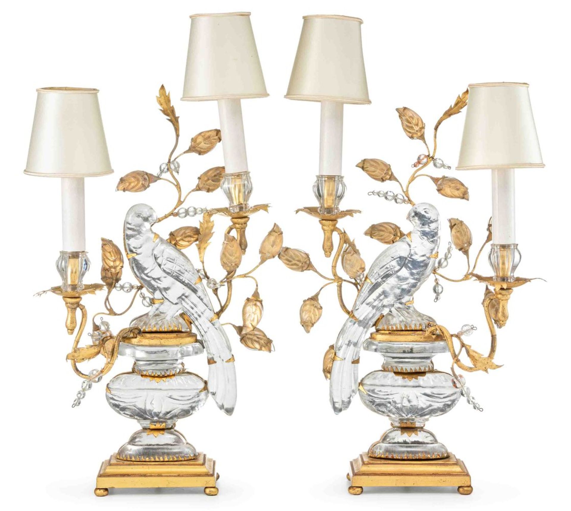 Ein Paar Tischlampen "aux perroquets"