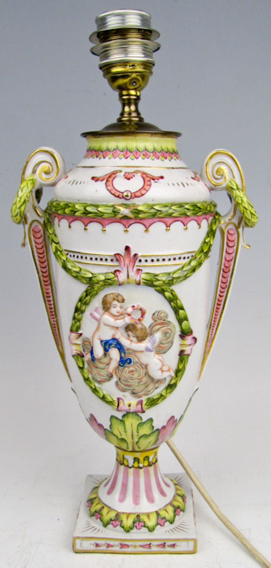 Amphora im Louis-XVI-Stil in der Art von Capodimonte