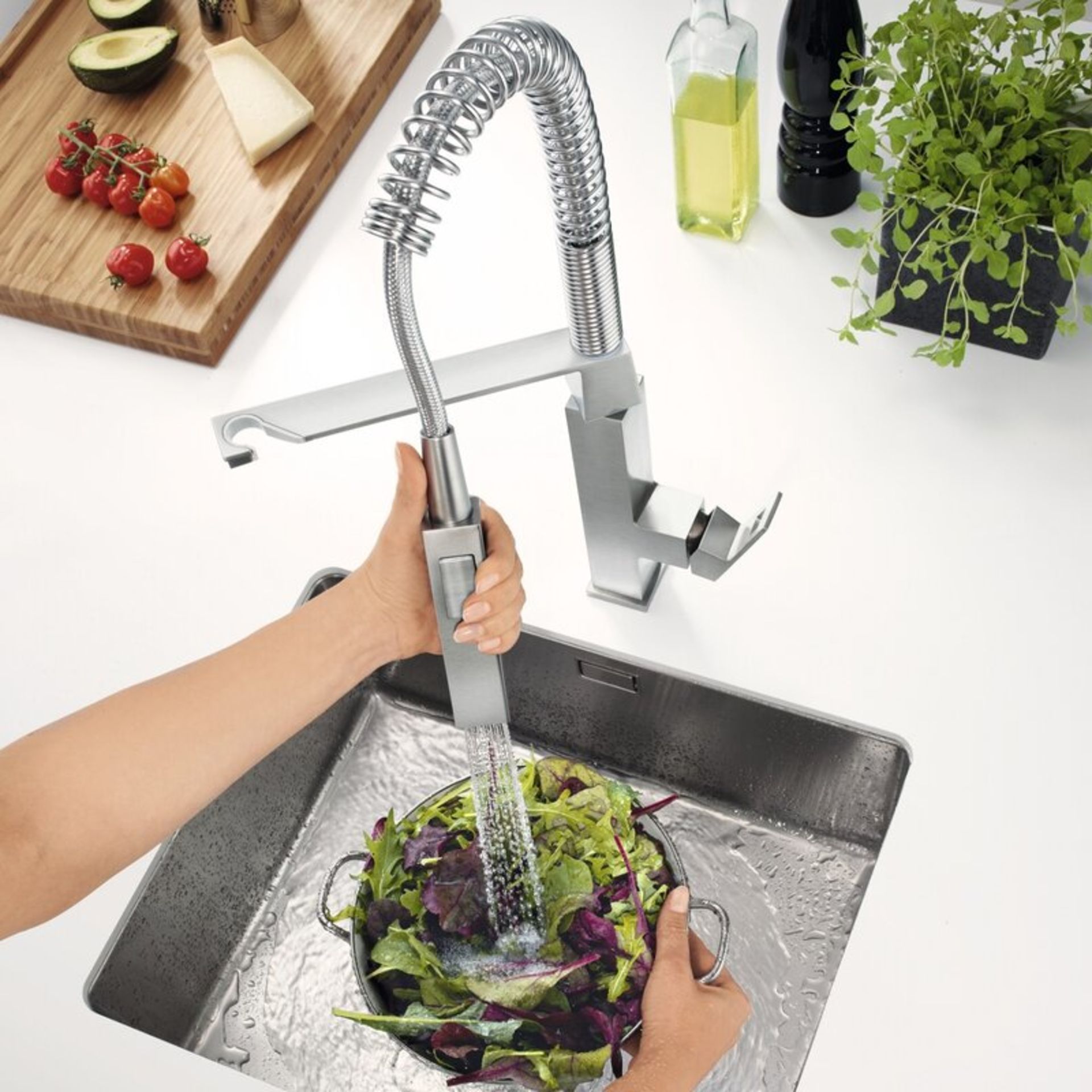 Grohe Eurocube Professional Kitchen Single Handle Monobloc Mixer Tap with Silk Move - RRP £439.99 - Image 2 of 3