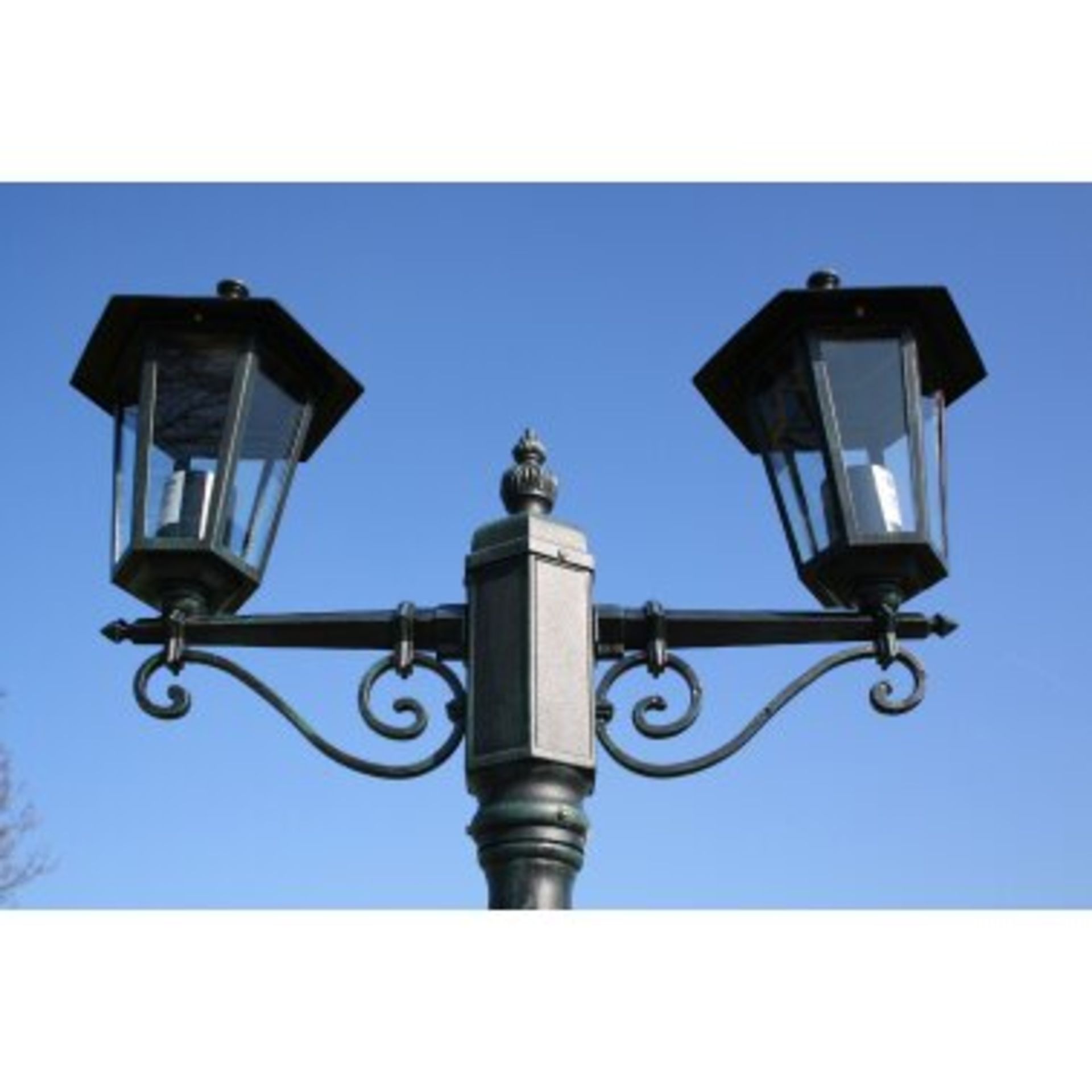 2 Light 215cm Lamp Post - RRP £105.99 - Image 3 of 3