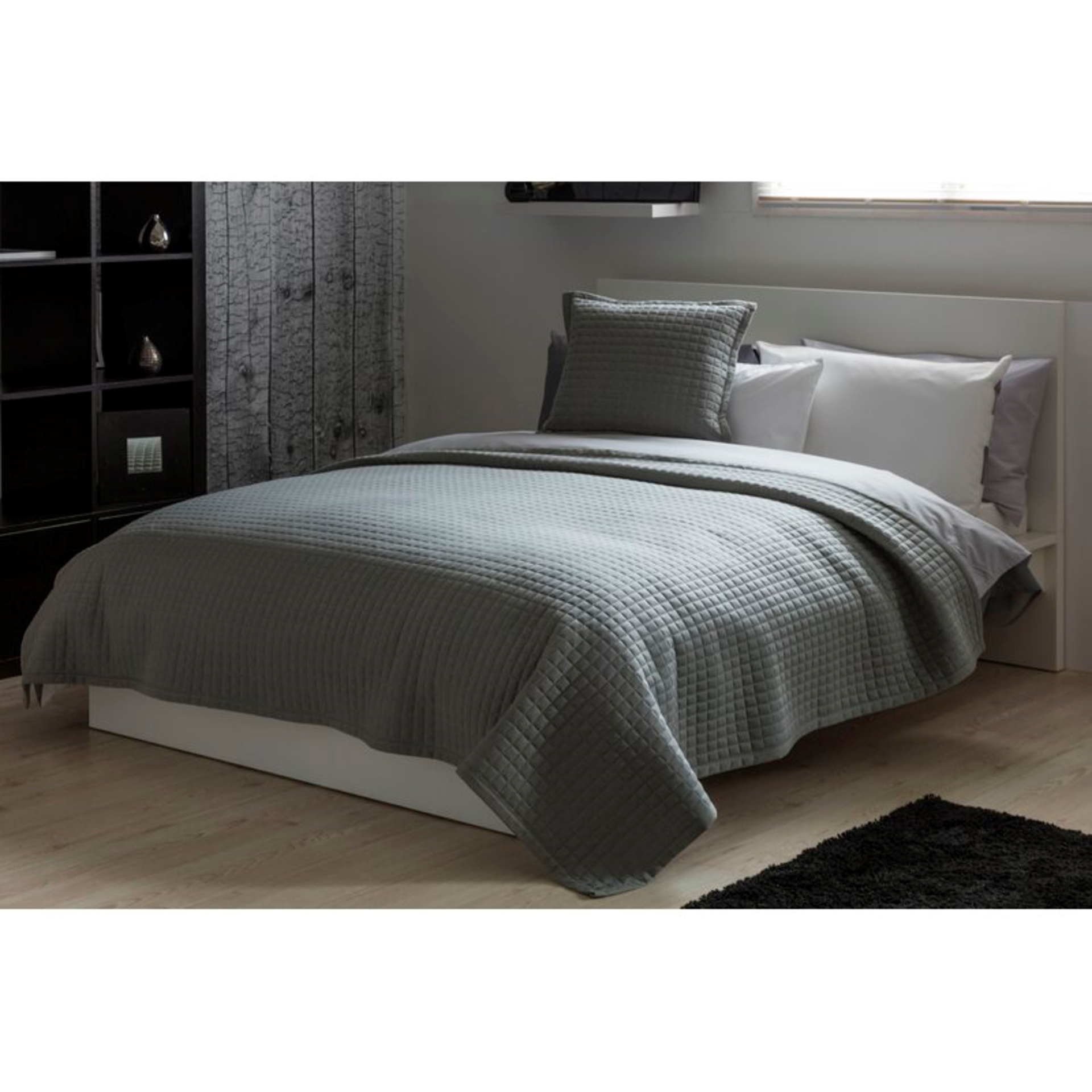 Crompton Bedspread - RRP £105.00