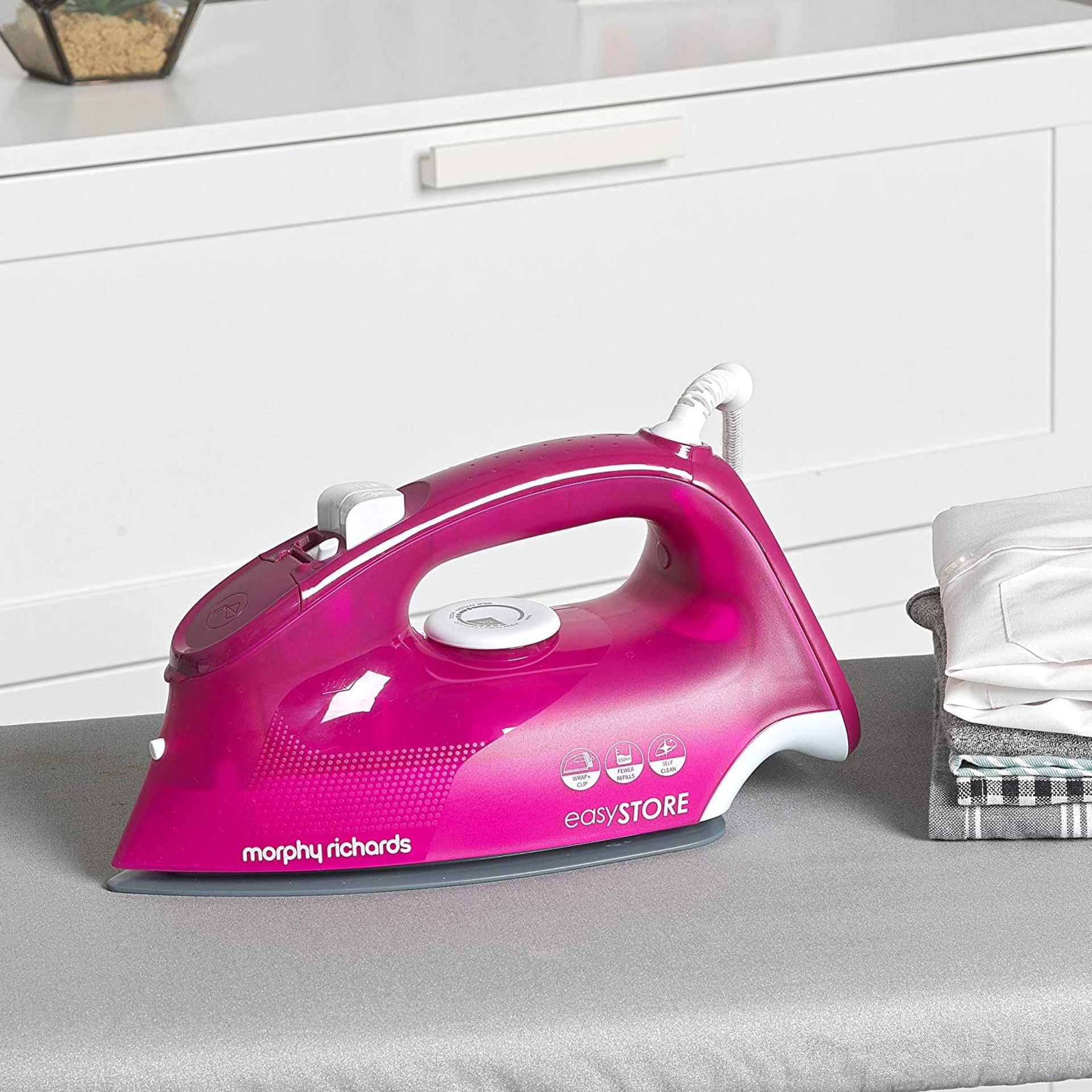 Brand New Morphy RichardsBreeze easyStore Steam Iron with Ceramic Soleplate with Multiple Heat
