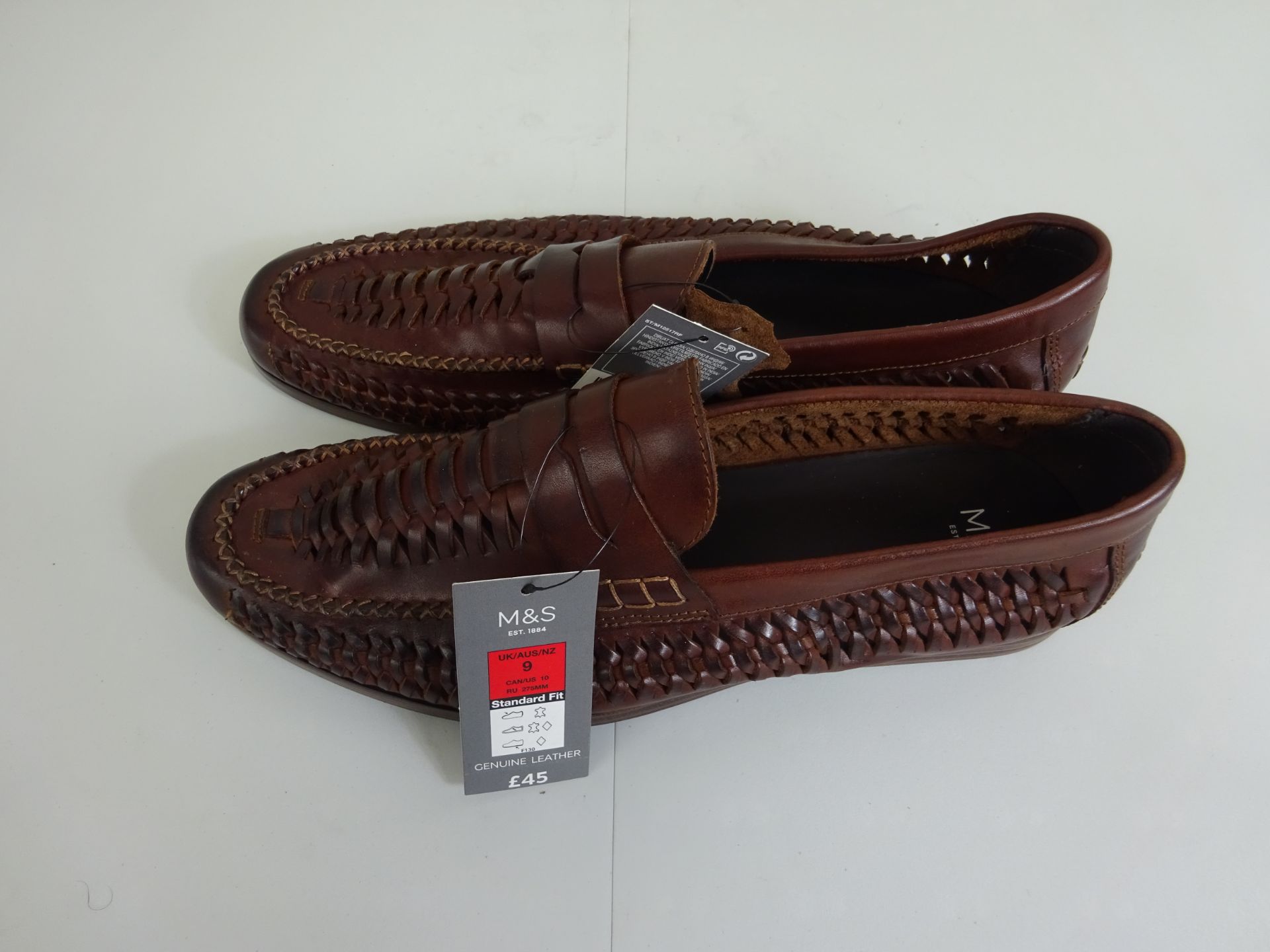 M & S Size 9 Mens leather shoes - RRP £45.00 - Image 2 of 2