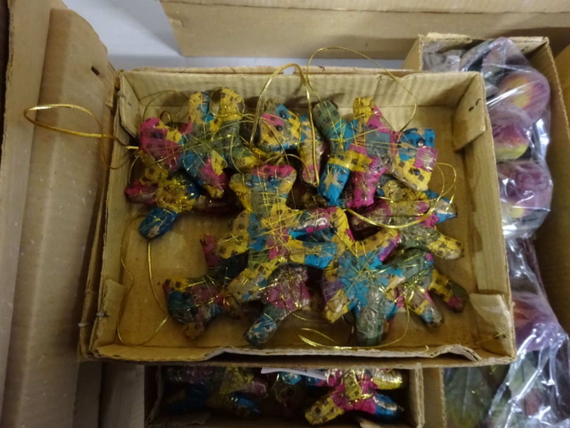 6 BOXES OF NEW VINTAGE HANGING MULTI COLOURED BEAR XMAS DECORATIONS - Image 2 of 2