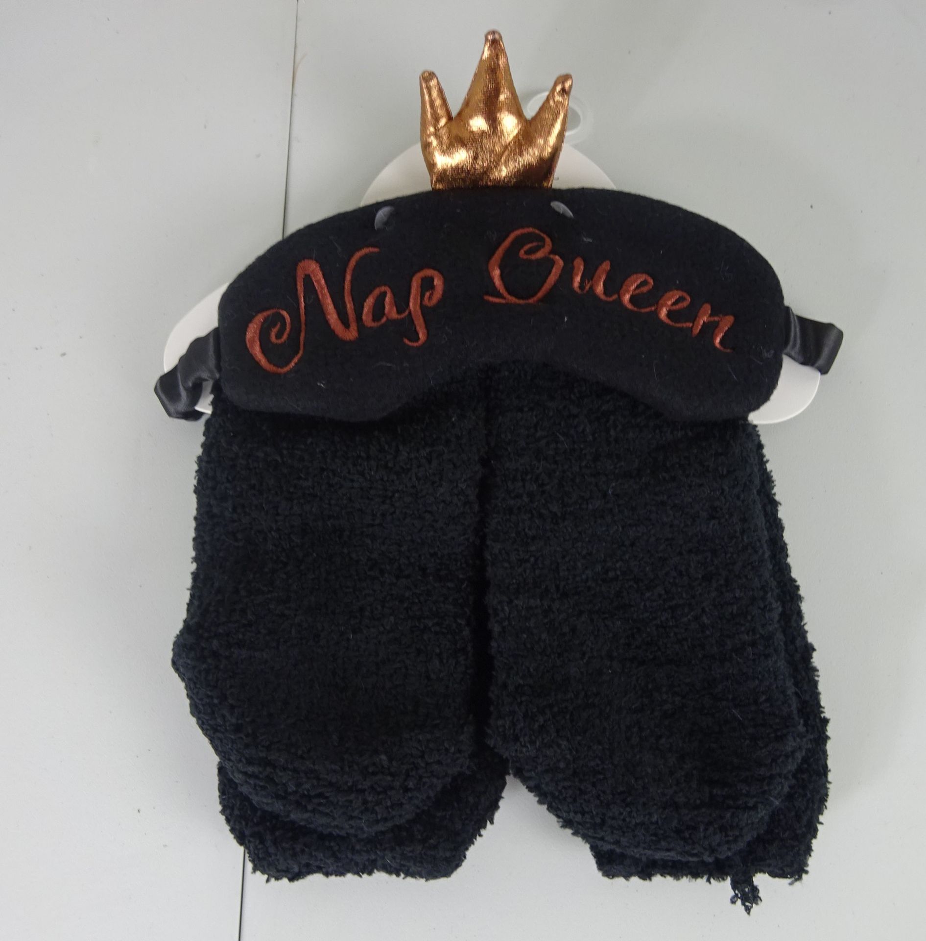 NEW NAP QUEEN EYEMASK AND BED SOCKS