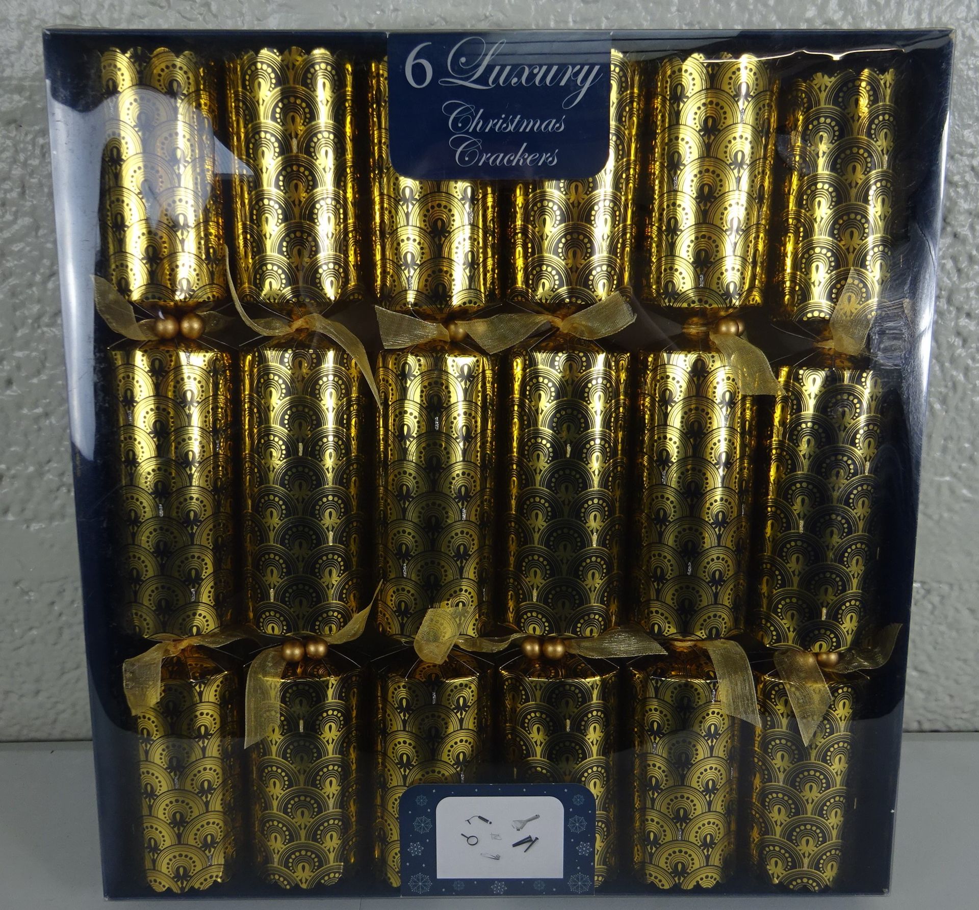 New Box of 6 Gold Christmas Crackers