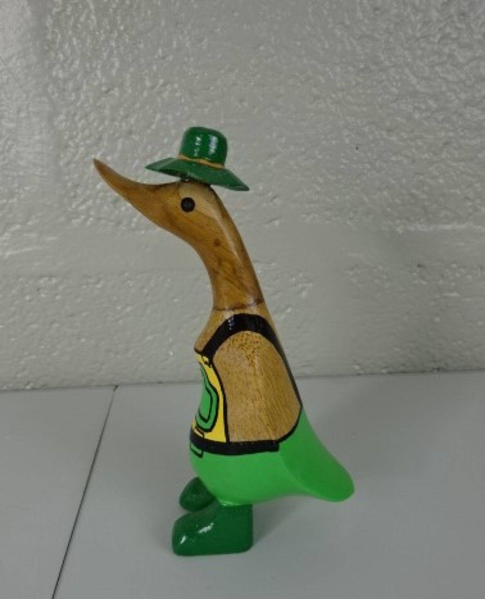 23cm Gardener Duck - Image 2 of 2