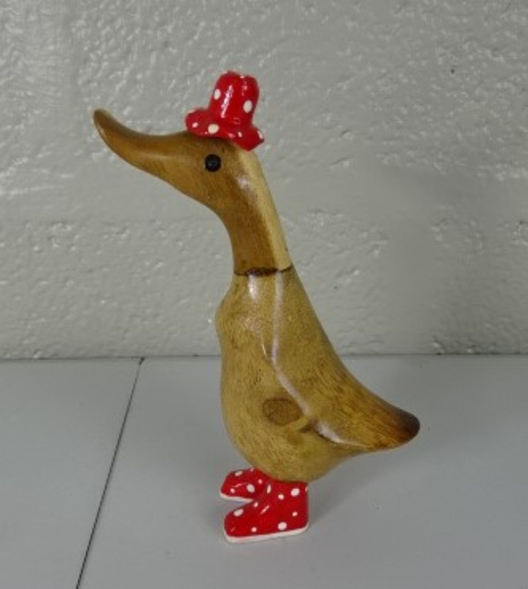 21cm Red Hat & Boots Duck - Image 2 of 2