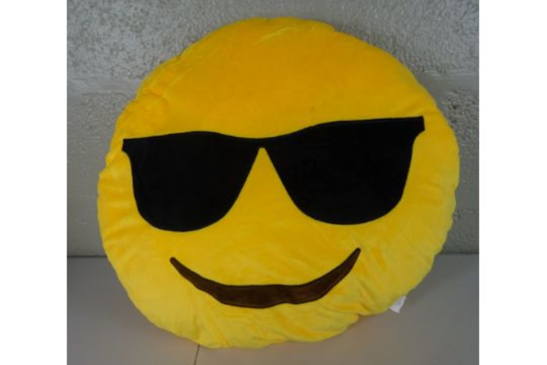 LARGE COOL FACE WITH SUNGLASSES EMOJI PILLOW