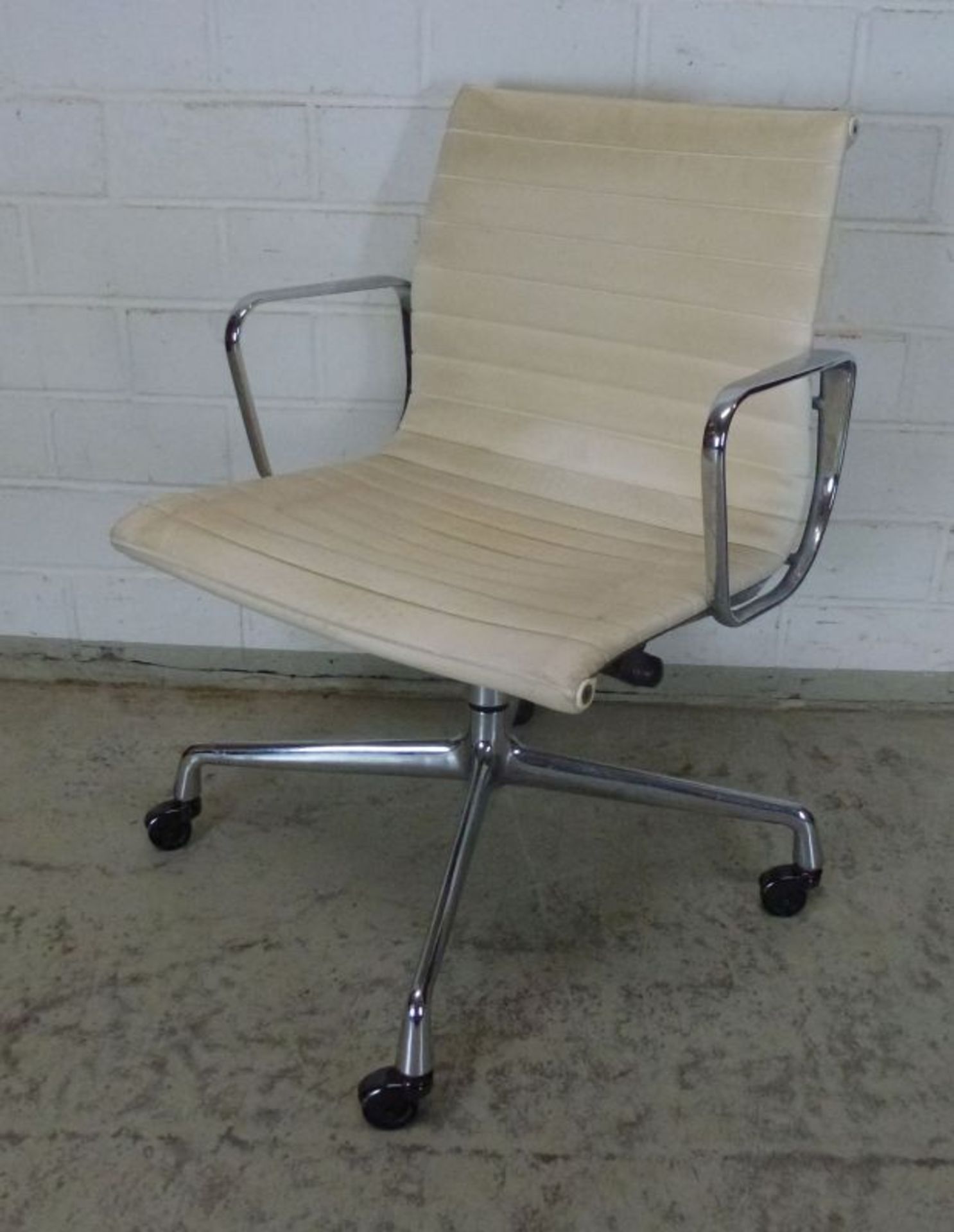 Aluminium Chair "EA 117" Eames, 1970er Jahre