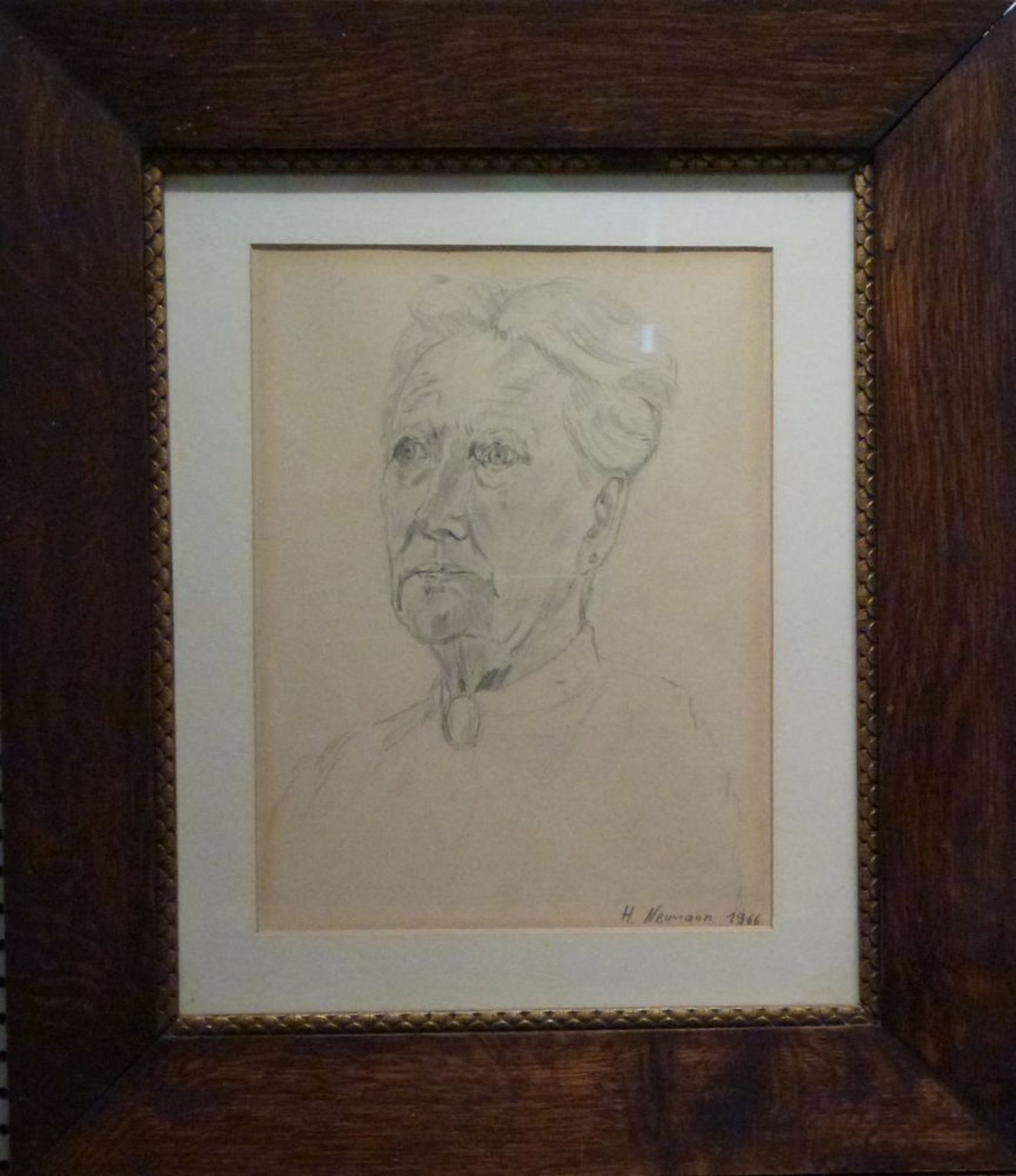 Portrait, H. Neumann 1966Bleistift, Brustbild einer älteren Dame, R., 27x21 cm - Bild 2 aus 2