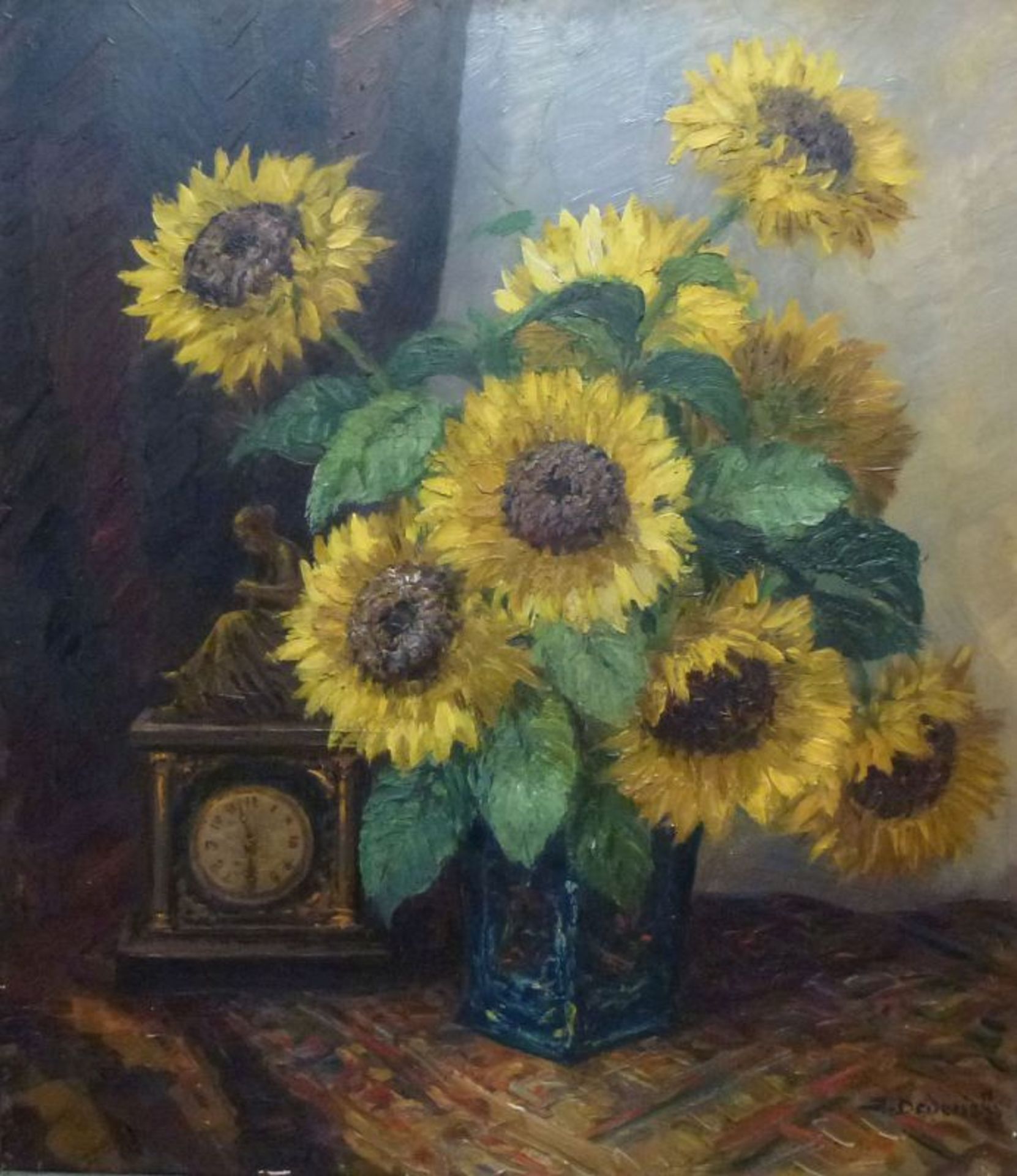StilllebenJosef Dederichs, 1873 - 1948/58Sonnenblumen in Vase u. Kaminuhr auf Tisch, 80x70 cm, ger.,