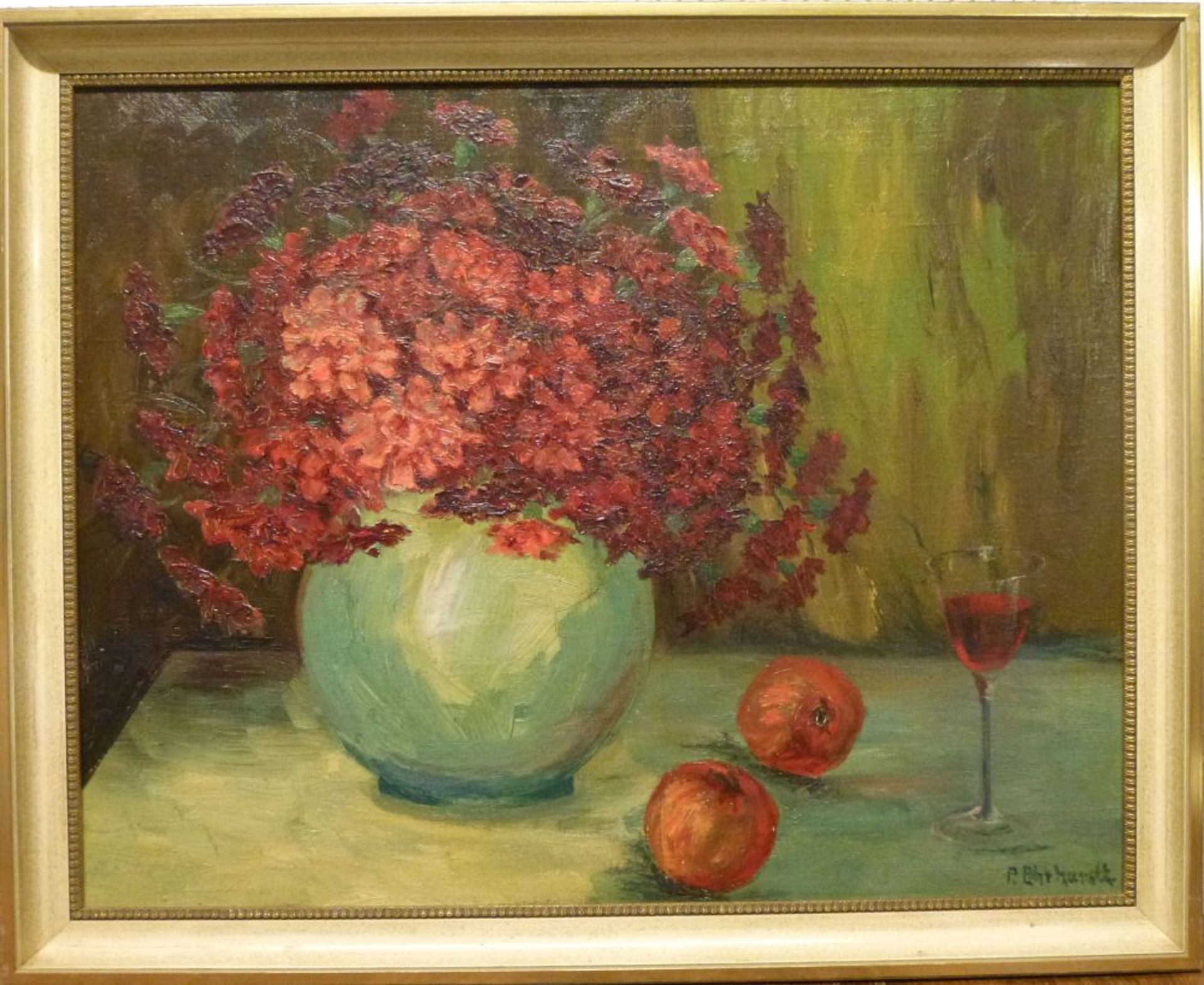 StilllebenPaul Ehrhardt, 1888 - 1981Öl/Lw, rote Blumen in kugeliger Vase, 2 Äpfel und Weinglas, R, - Bild 2 aus 3