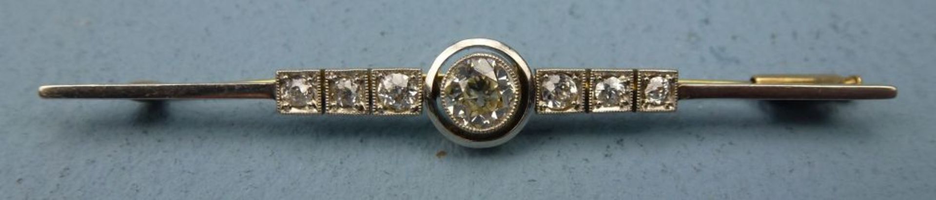 Art déco-Stabnadel, 750er Weißgold, um 1920Altschliff-Diamant (ca. 0,5 ct) in runder Fassung