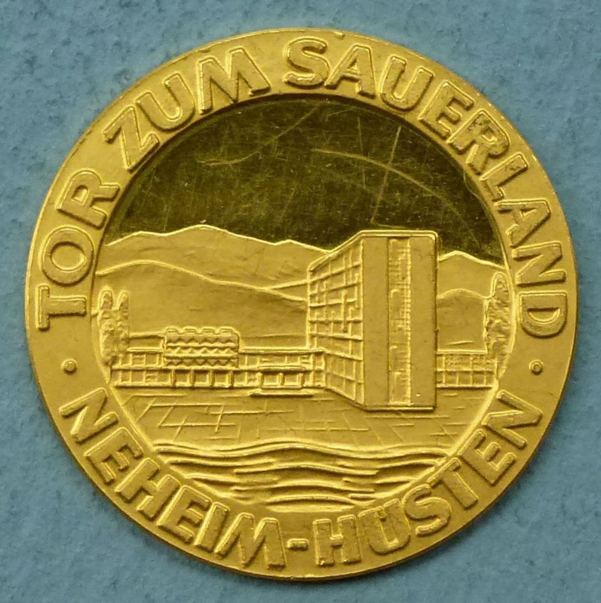 Goldmünze "Tor zum Sauerland Neheim-Hüsten"980er, 3,48 g, feine Kratzer, sonst guter Zustand
