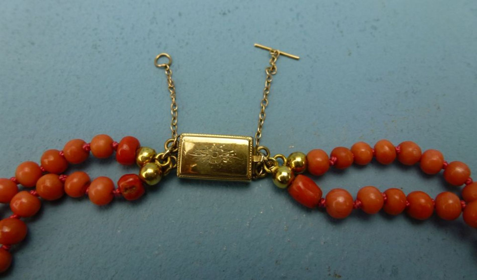 Korallen-Collier und -Armband2-reihige Kette, 3-reihiges Armband, Perlen zunehmender Größe bis 8,3/ - Bild 3 aus 3
