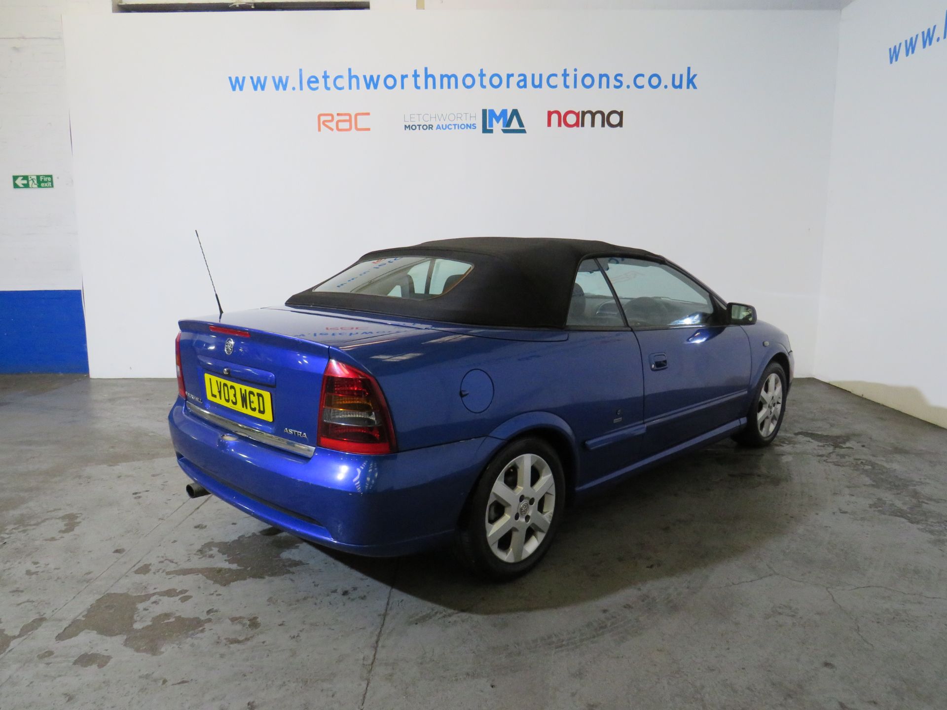 2003 Vauxhall Astra Coupe Convertible Manual - 1598cc - Image 11 of 15