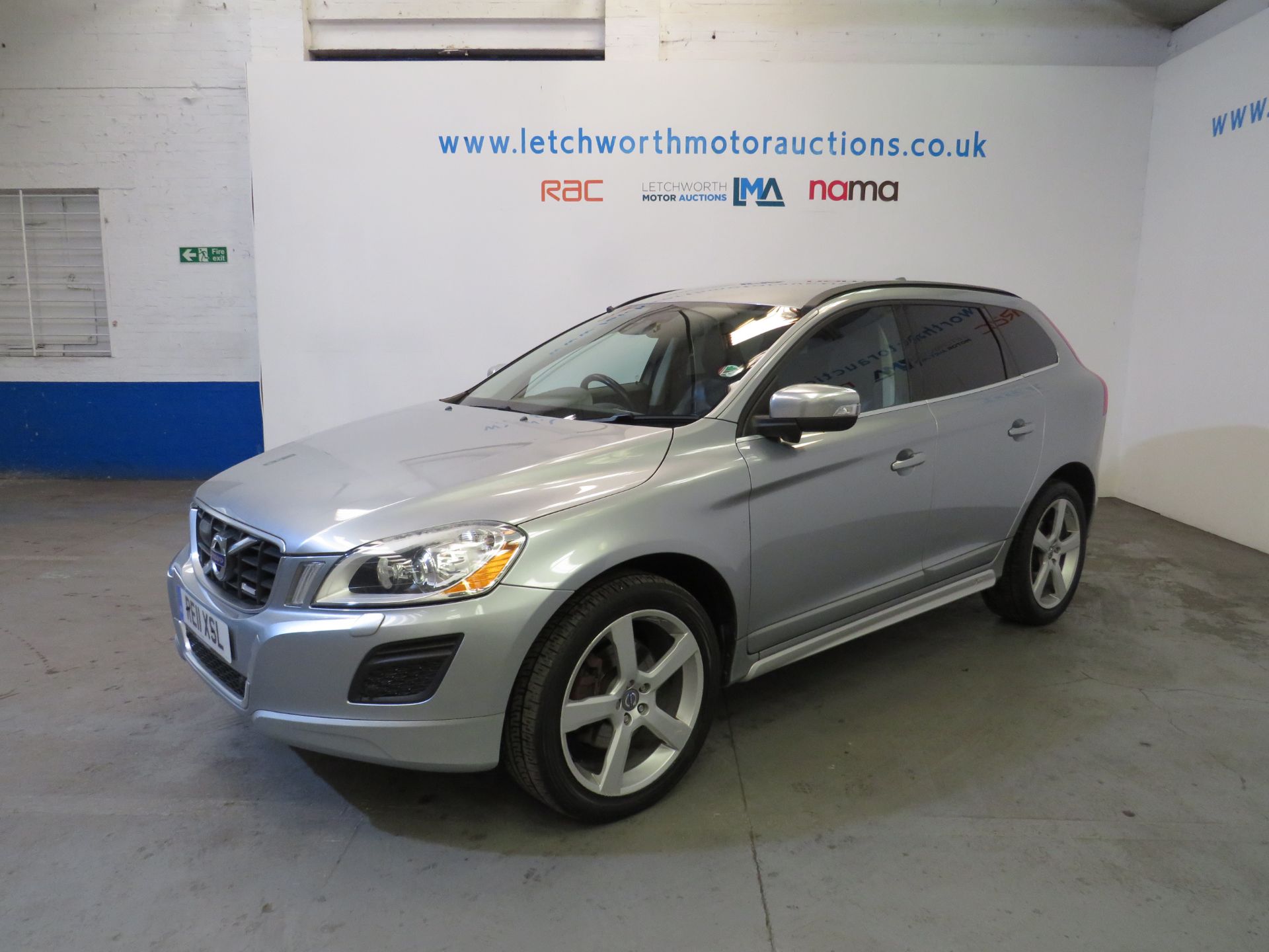 2011 Volvo XC60 R-Design D5 AWD Auto - 2400cc - Image 3 of 9