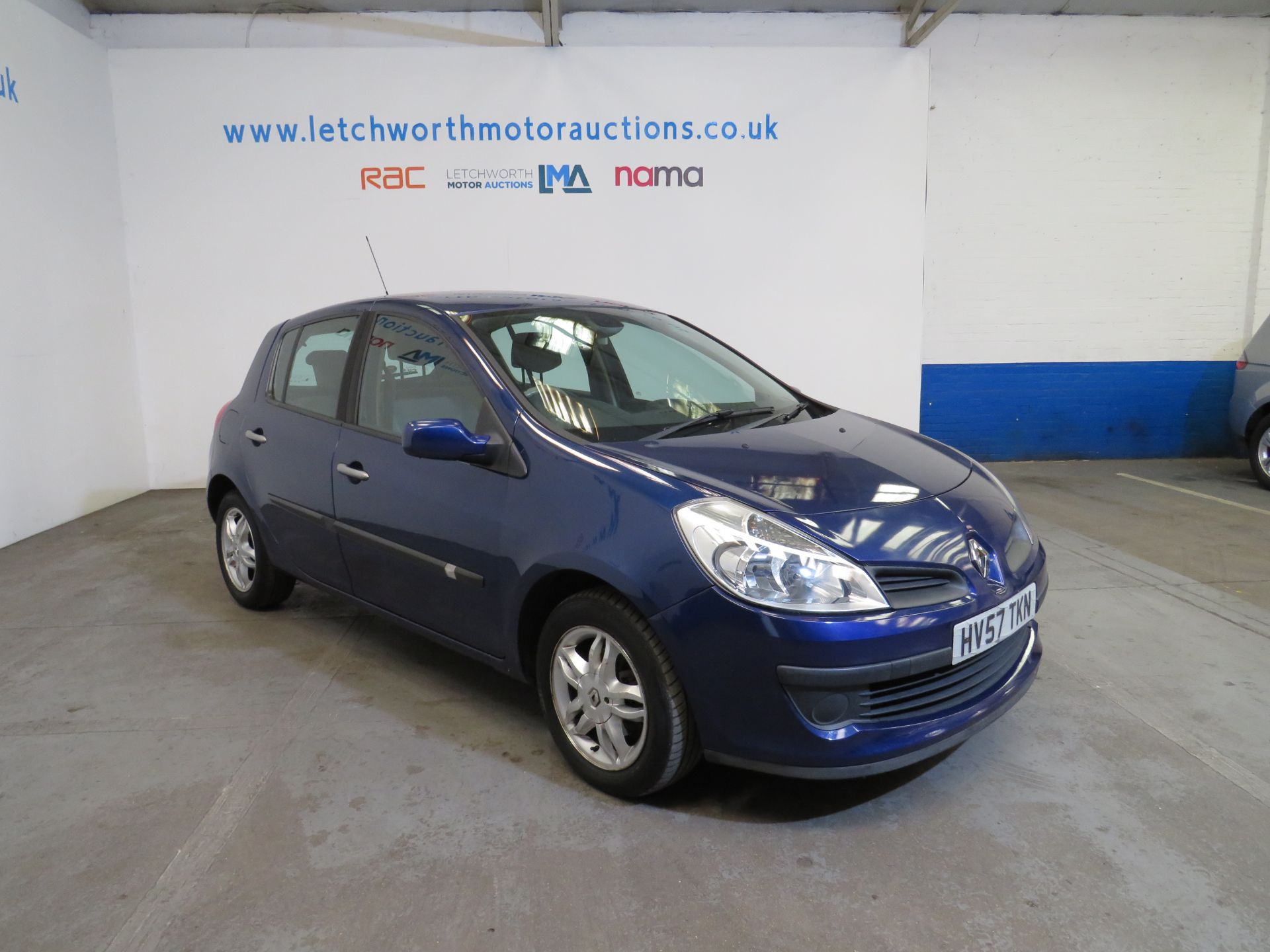 2007 Renault Clio Privilege Auto - 1598cc