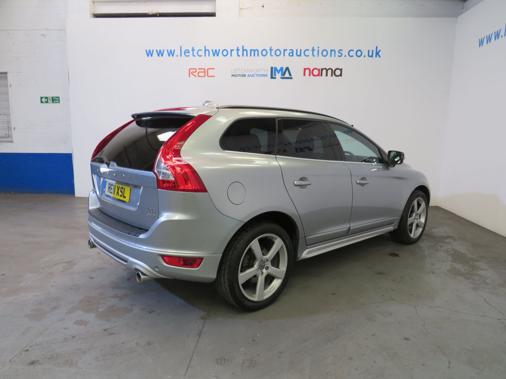 2011 Volvo XC60 R-Design D5 AWD Auto - 2400cc - Image 6 of 9