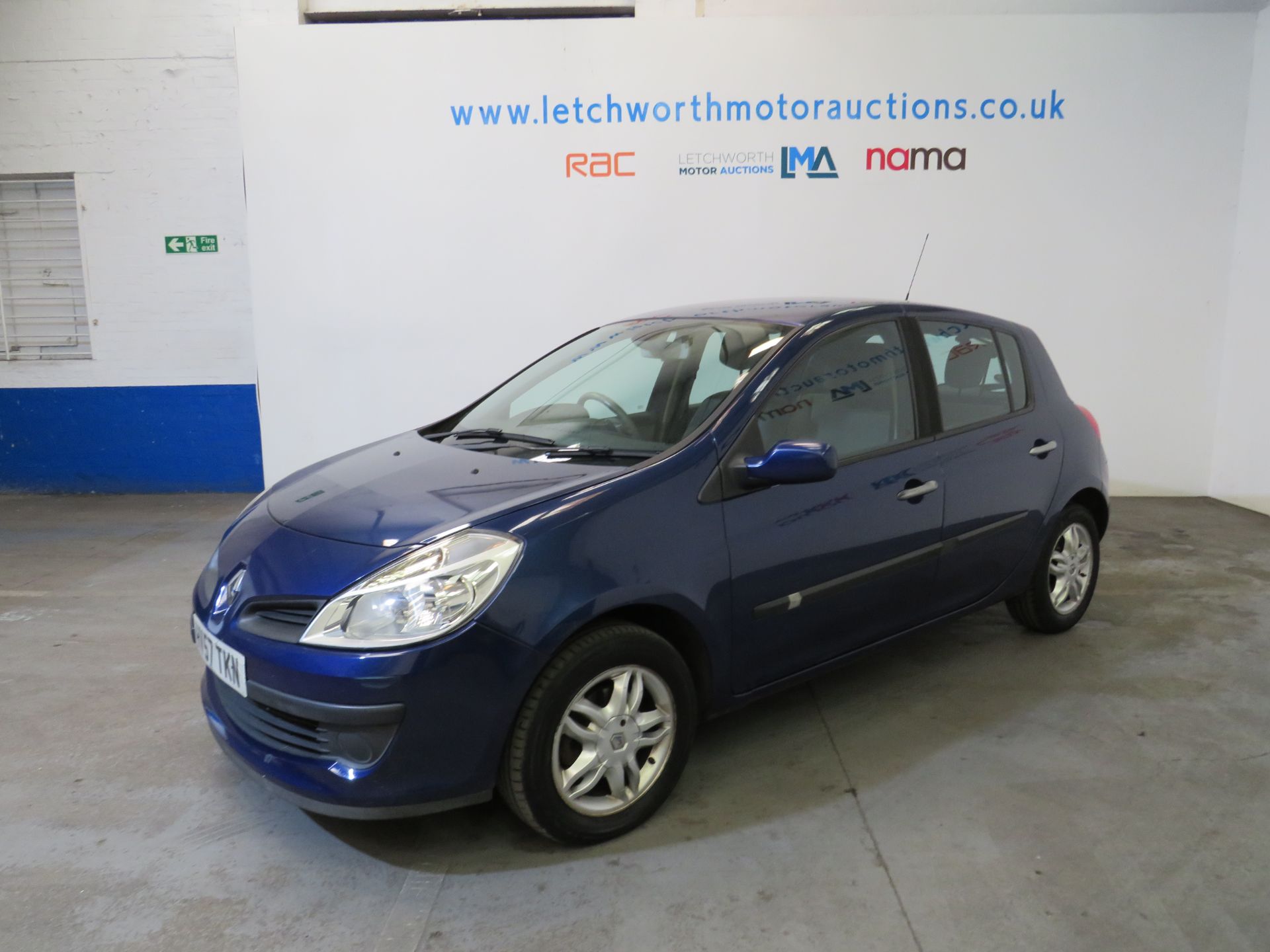 2007 Renault Clio Privilege Auto - 1598cc - Image 3 of 9