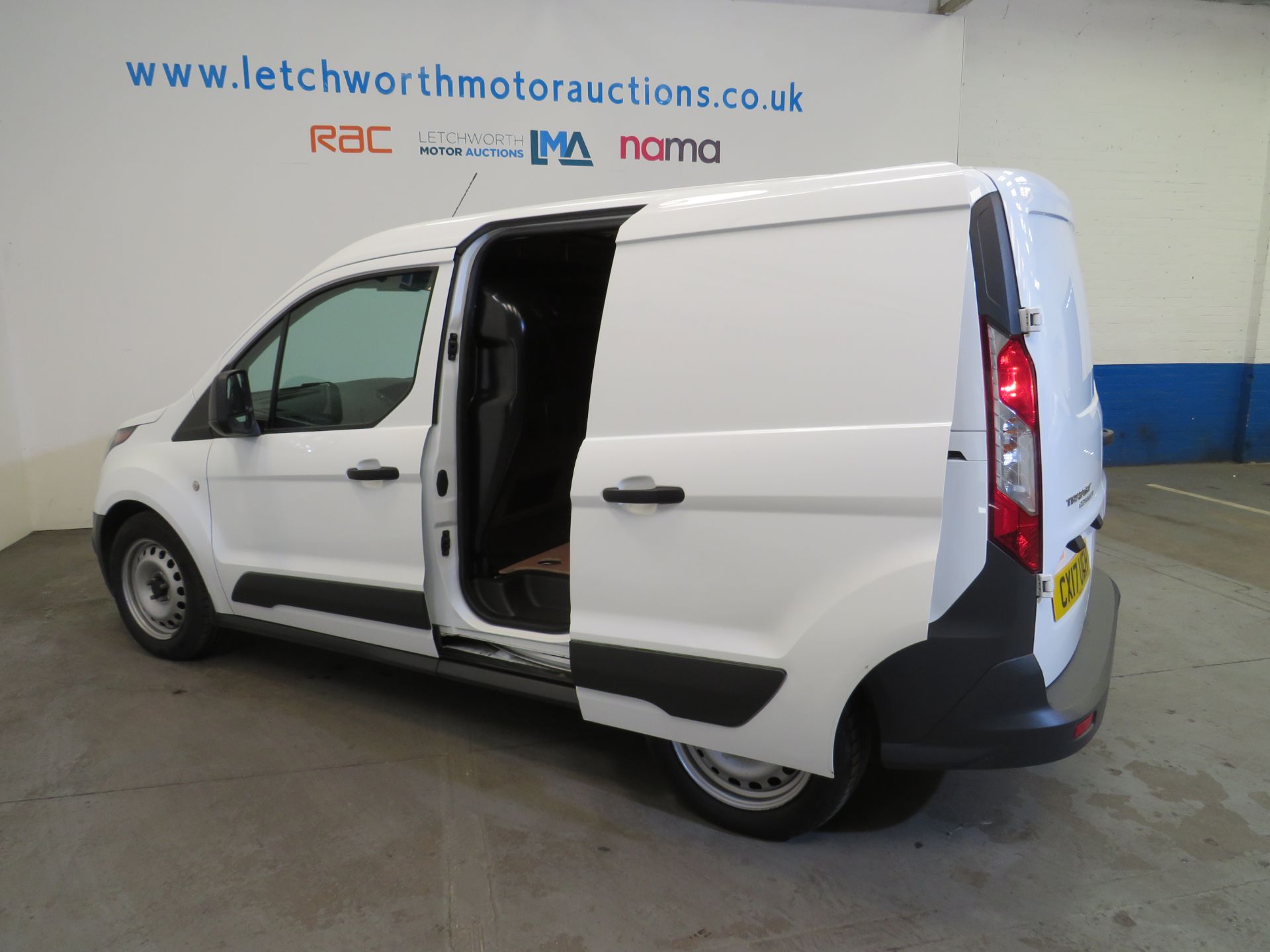 2017 Ford Transit Connect 220 - 1499cc *PLUS VAT* - Image 5 of 11