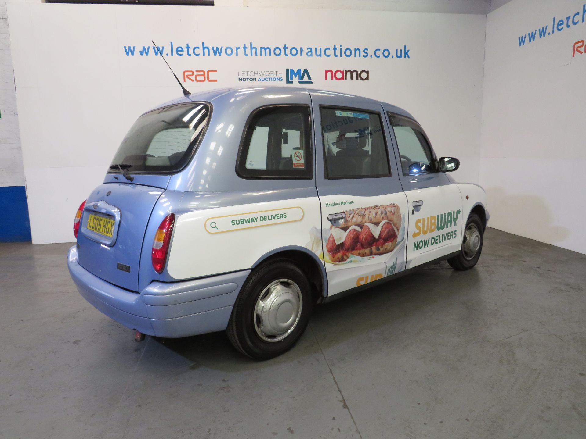 2005 London Taxis Int TXII Gold Auto - 2402cc - Image 6 of 10