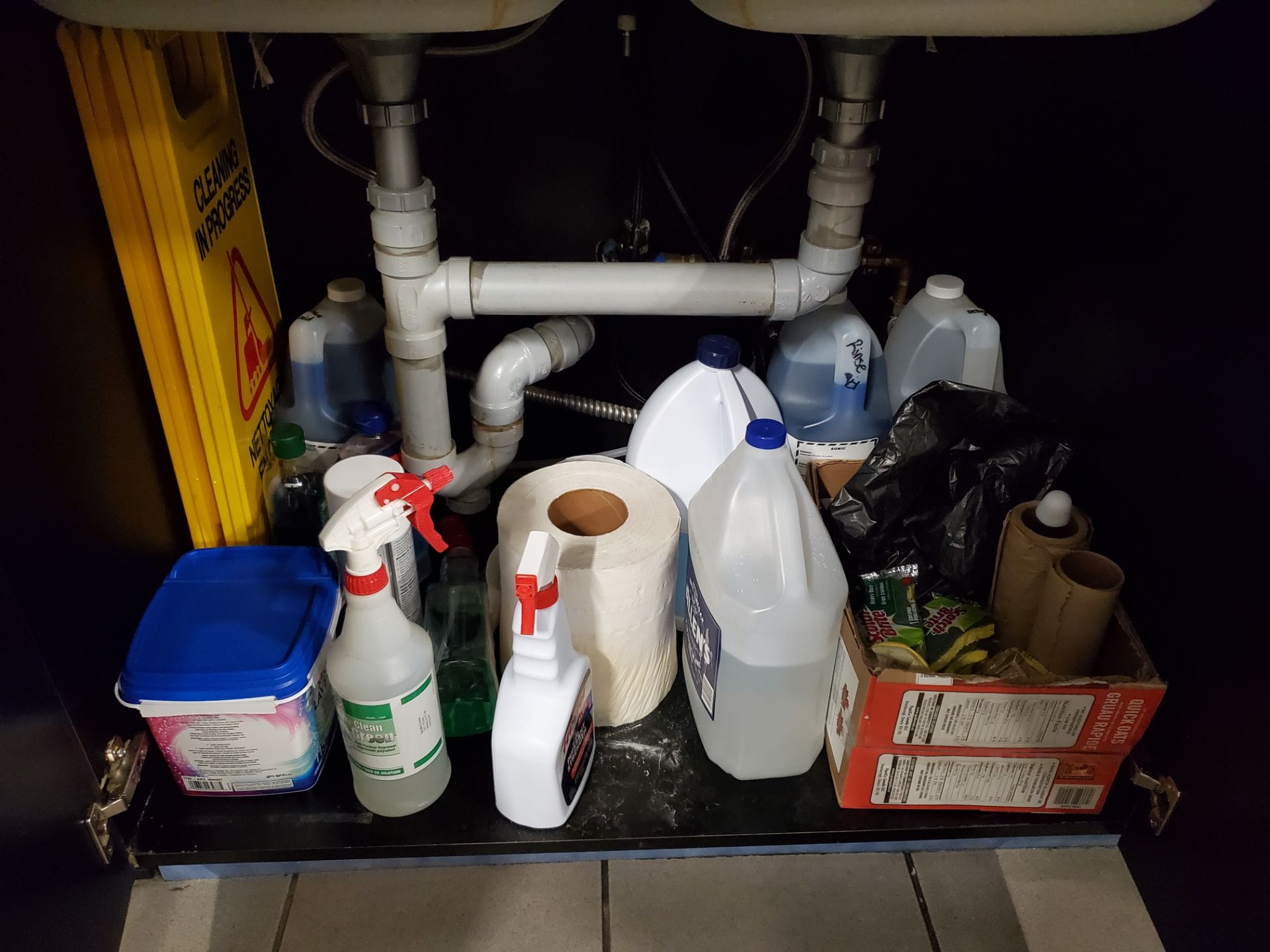 Lot of Misc. Cleaning Supplies