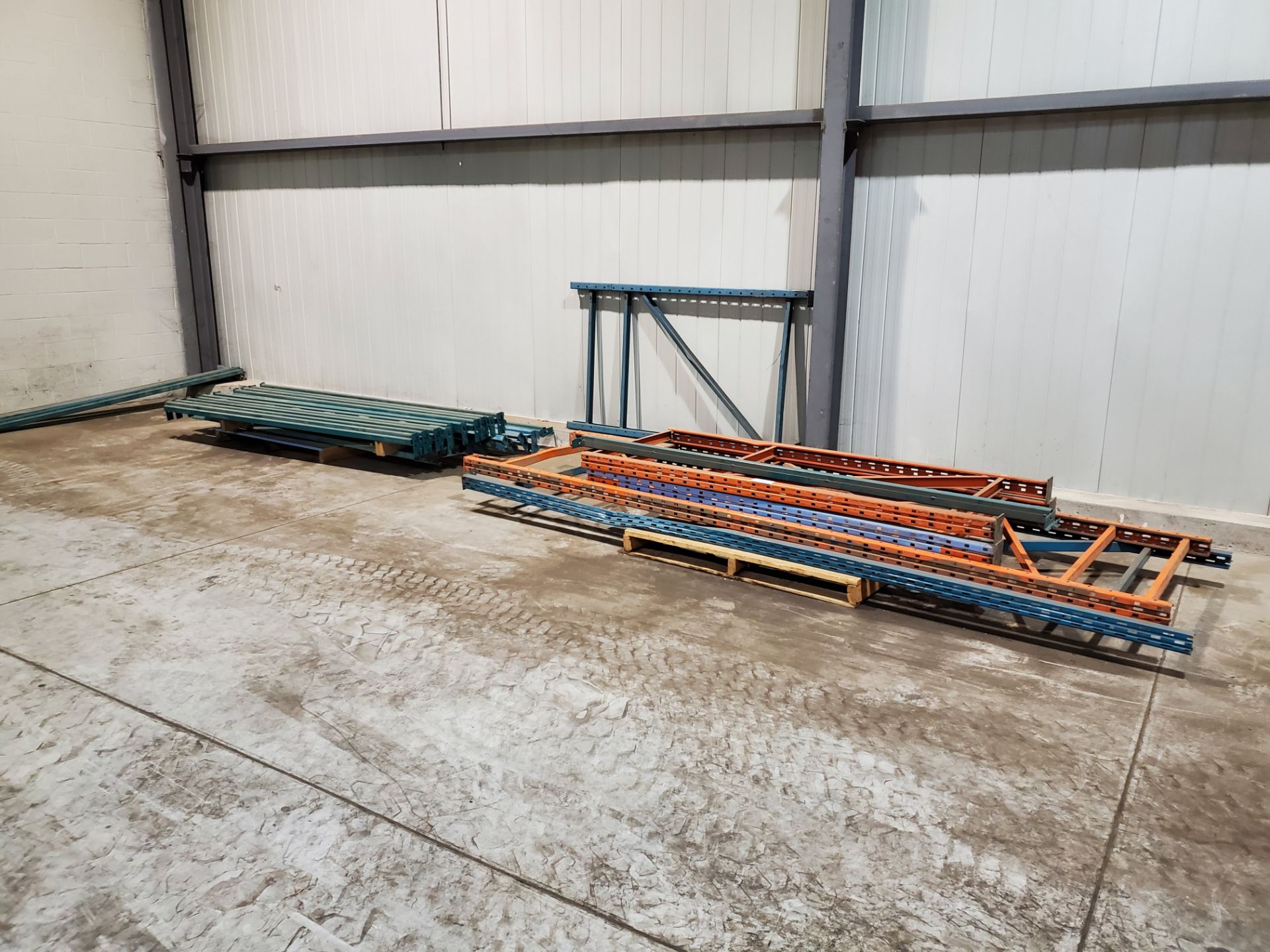 Lot of Assorted Warehouse Racking and Cross Beams