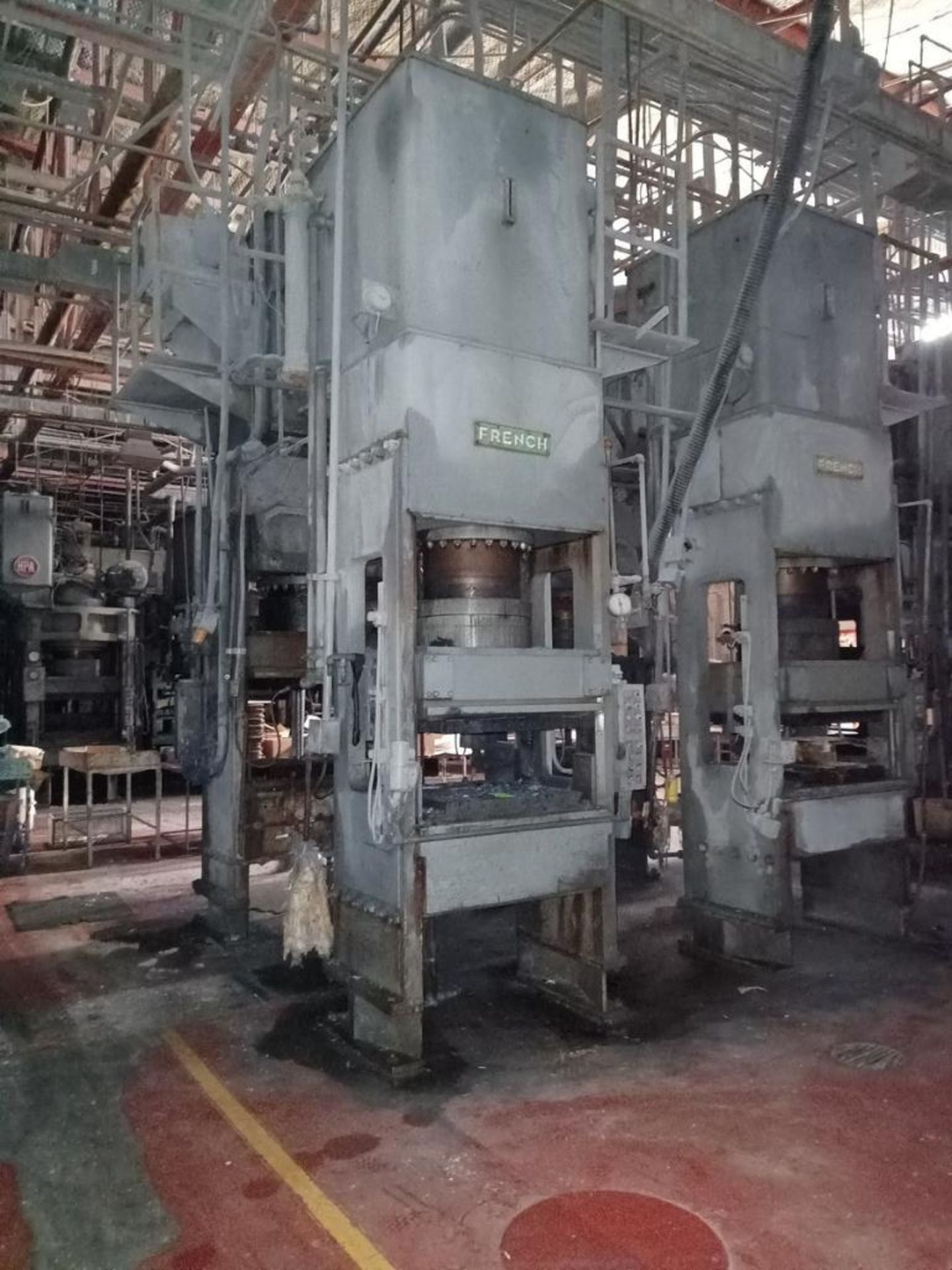 French 400T 4-Post Compression Molding Press