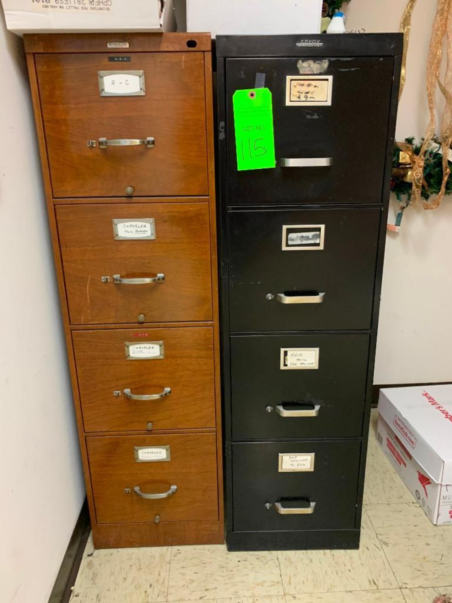 Lot of 2 filing cabinets