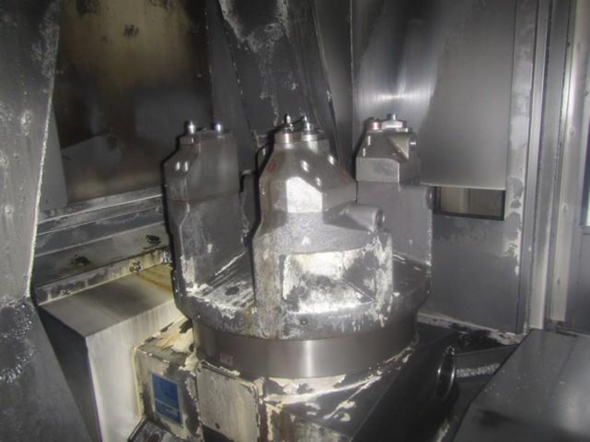 Horizontal CNC Machining Center - Image 15 of 18
