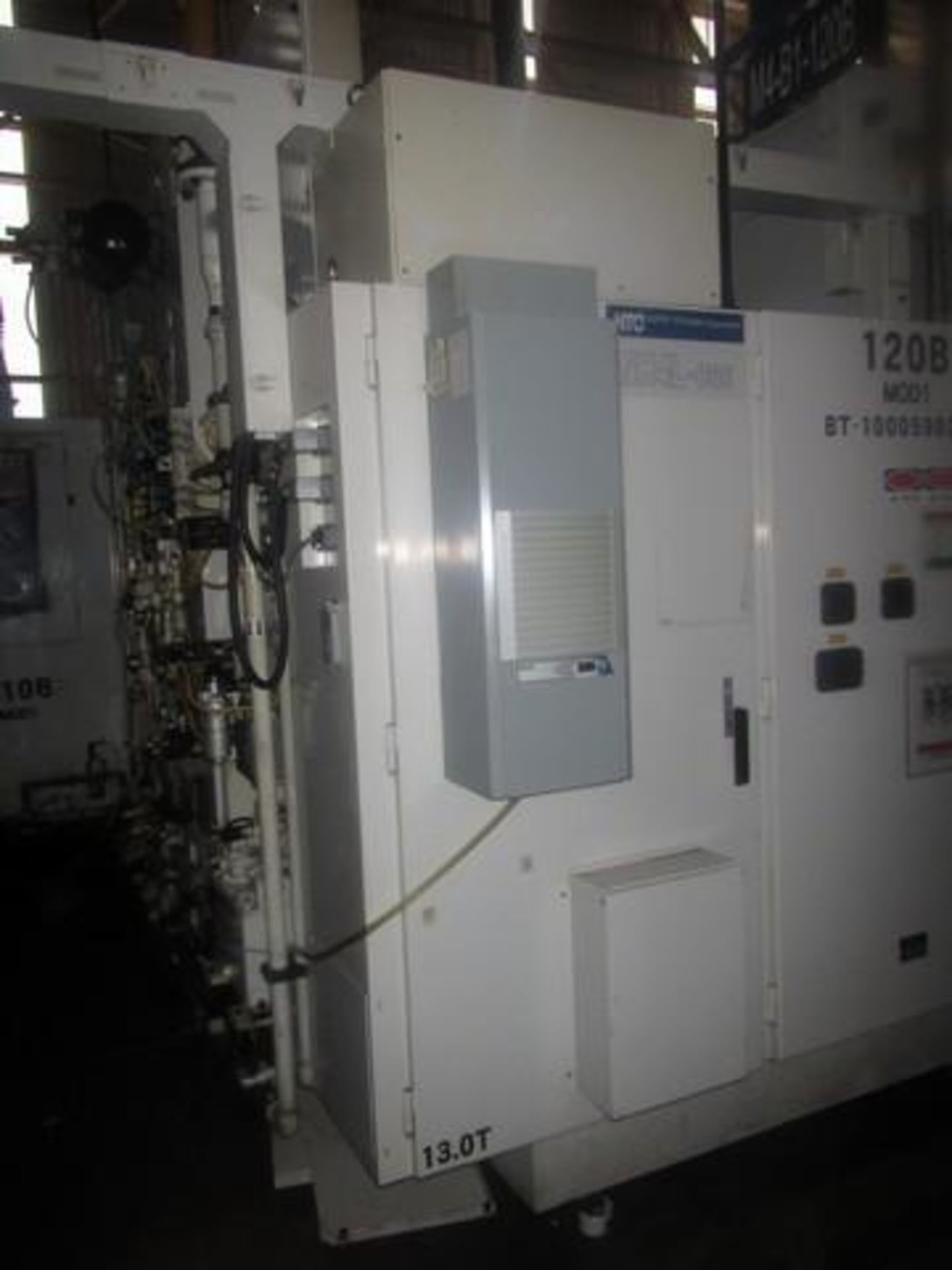 Horizontal CNC Machining Center - Image 4 of 18