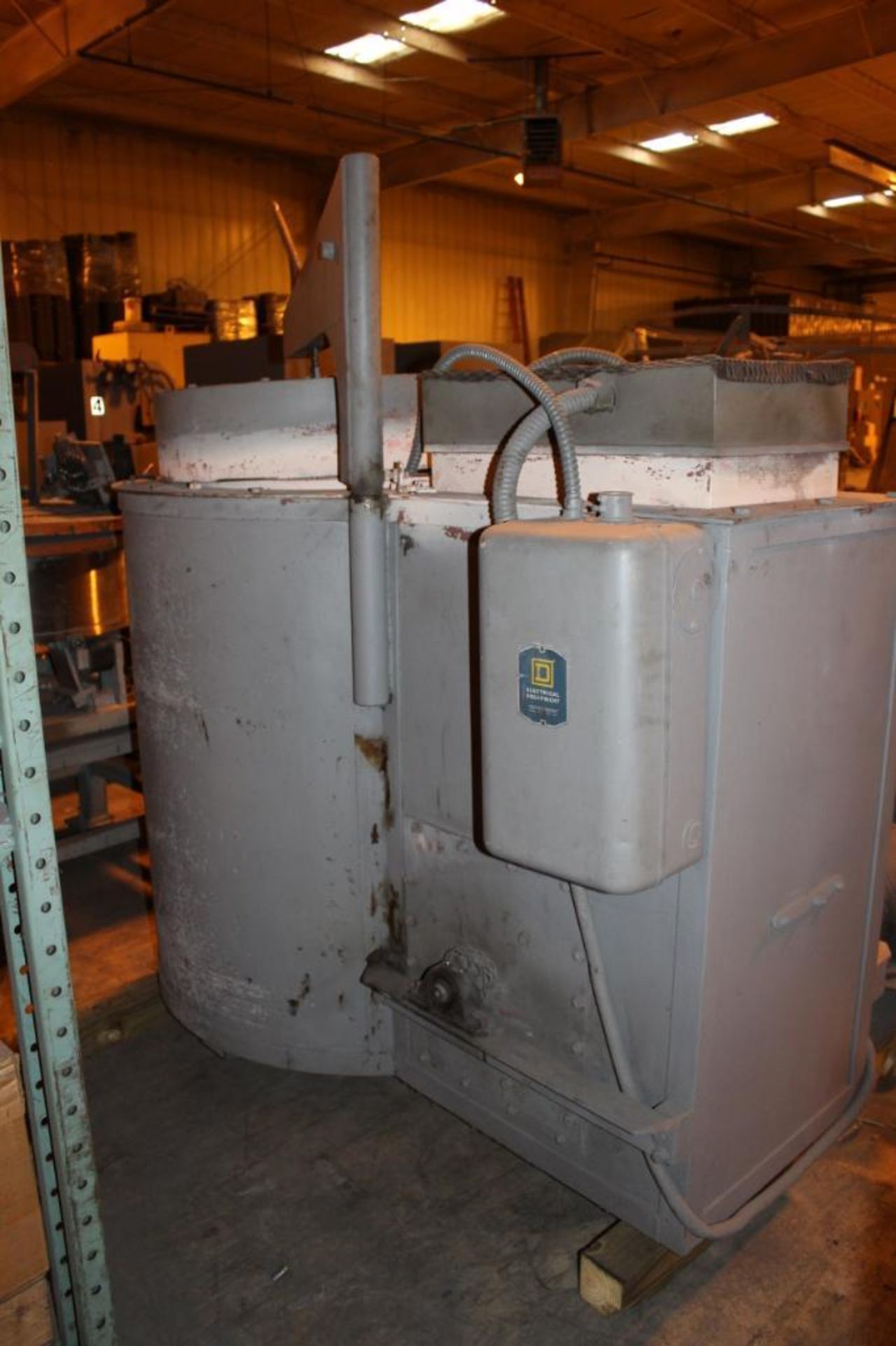 Lindberg Electric Powered Pit Furnace - Image 3 of 4