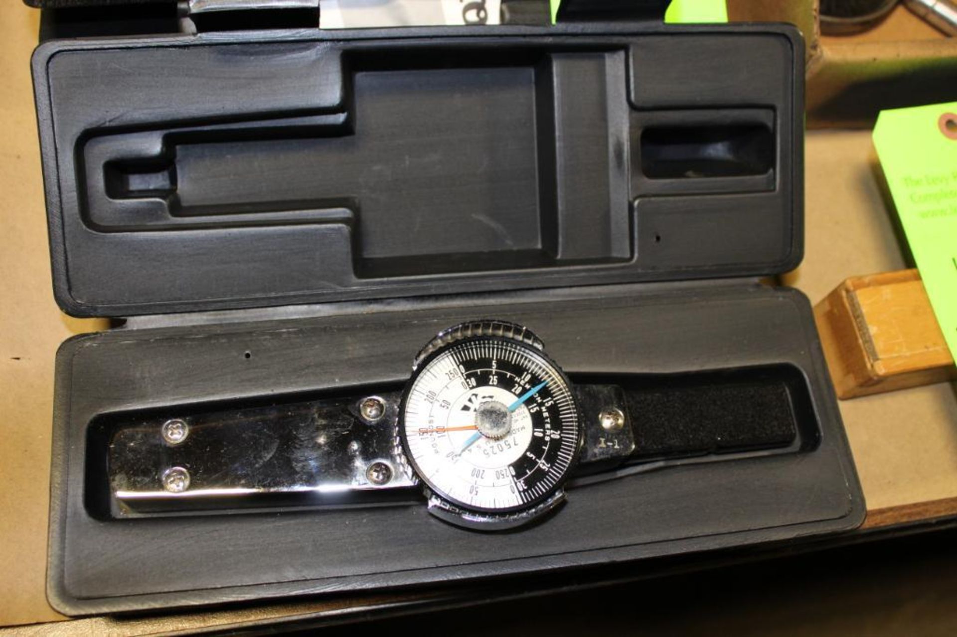 Dial Torque Wrench Model 75025