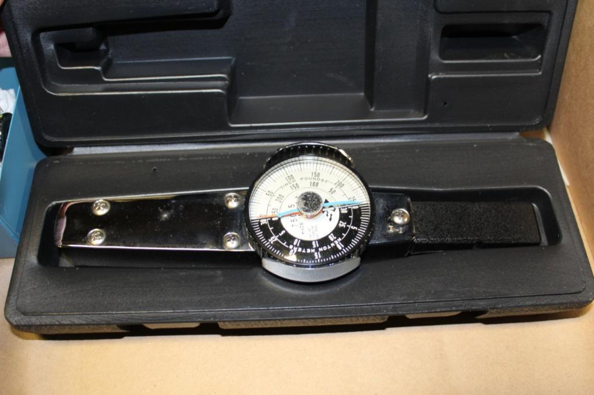 Dial Torque Wrench Model 75025