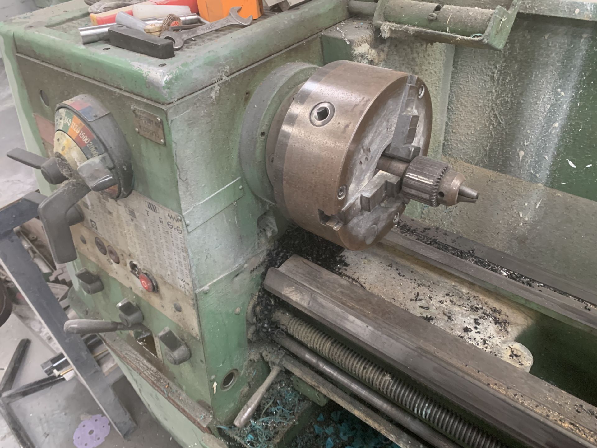 Colchester Triumph 2000 gap bed 7 1/2" x 48", 25-2000rpm, 3 and 4 jaw chucks, serial no 6/0004/ - Image 3 of 3