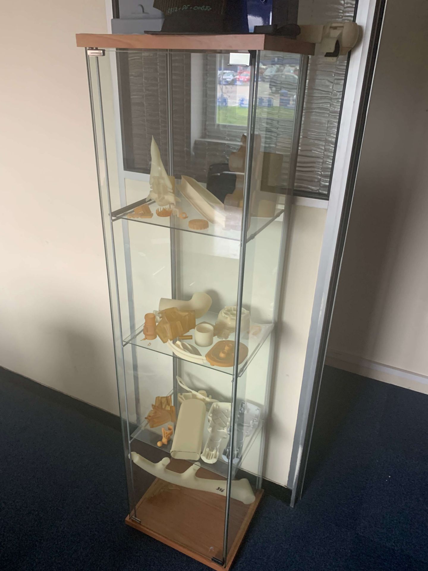 CONTENTS OF BOARDROOM to include boardroom table, 6 leather chairs, 4 glass cabinets and flip chart - Image 4 of 7