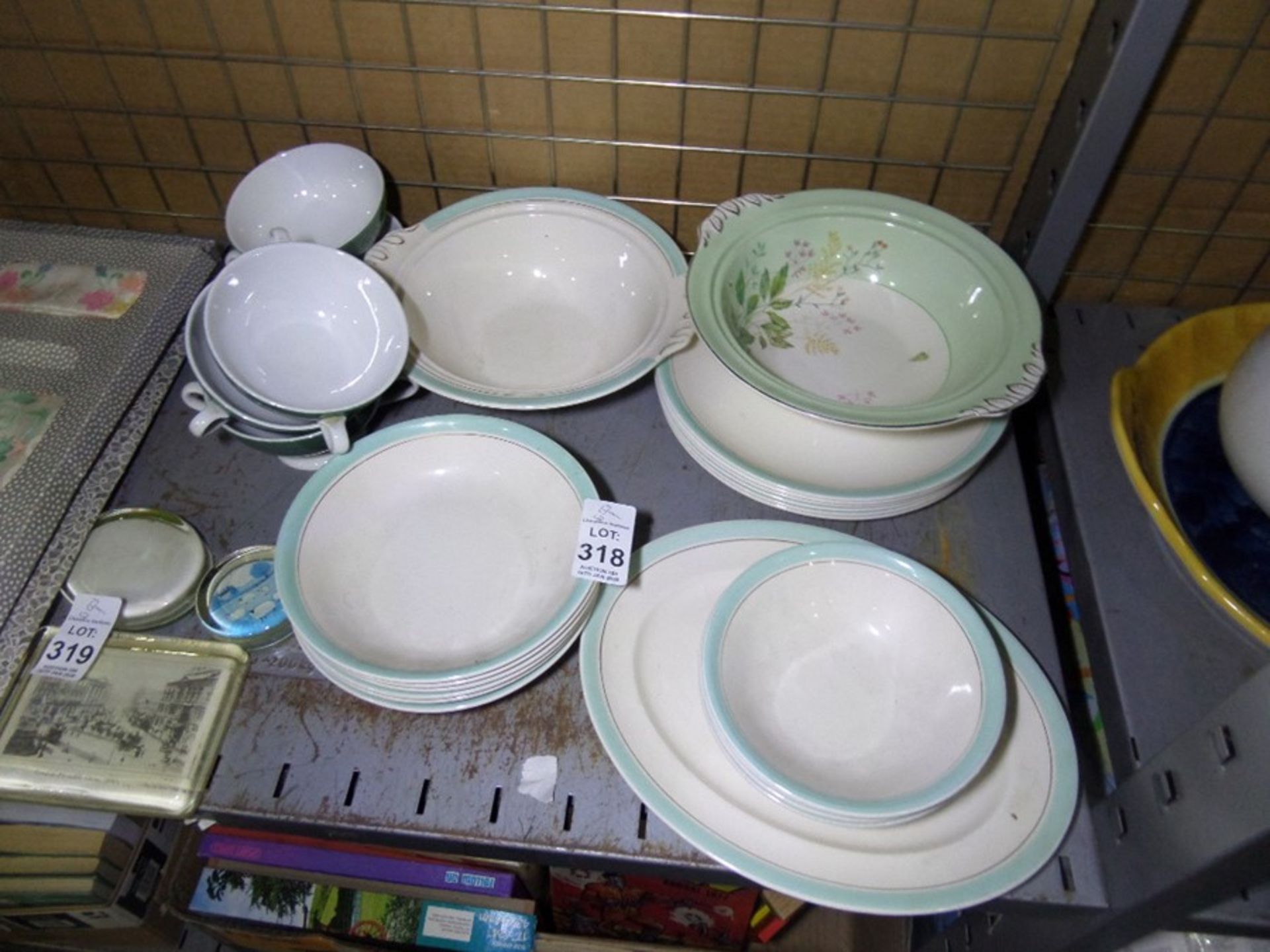 24 PIECES OF ASSORTED DINNER SERVICE