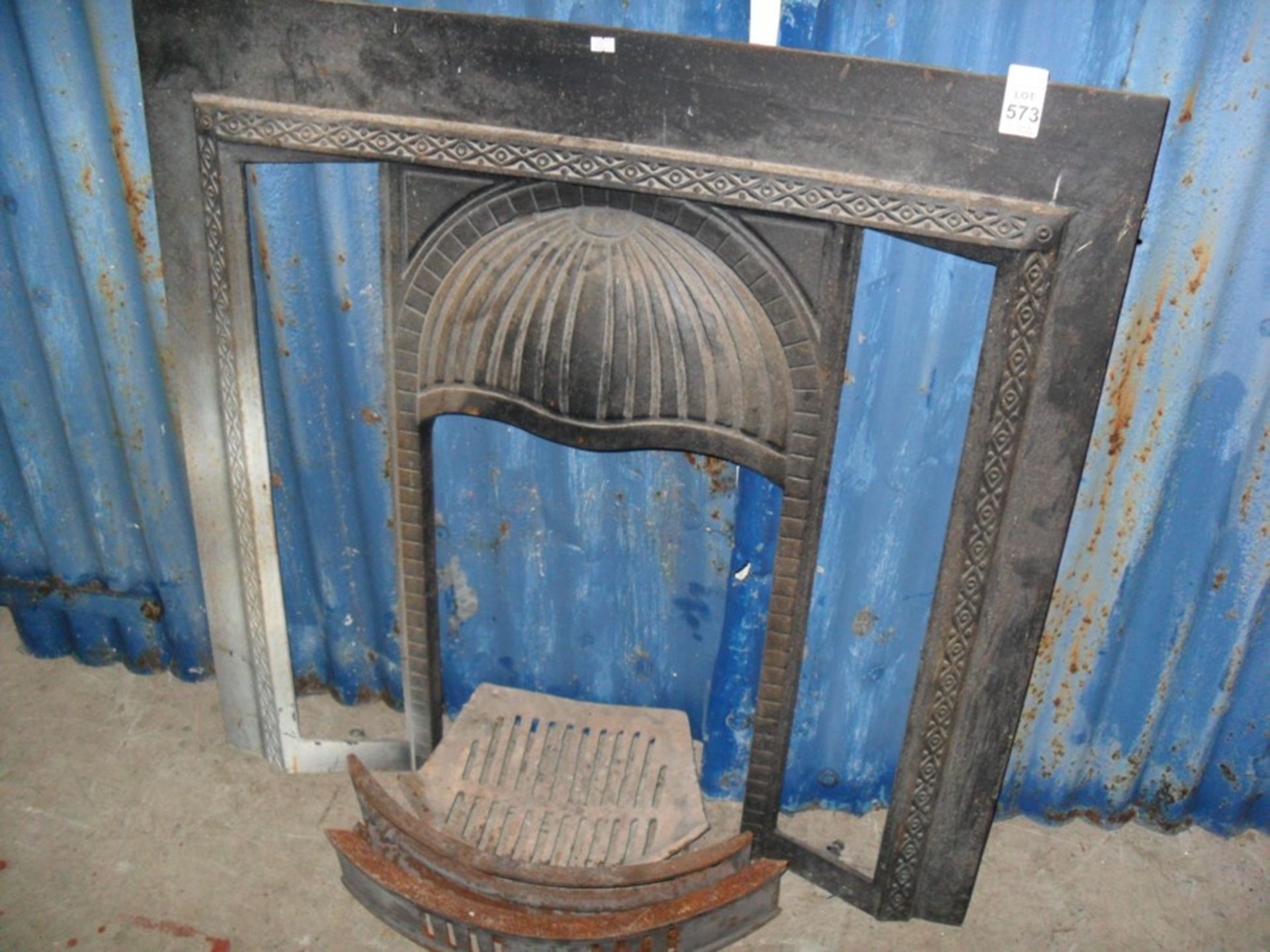 CAST IRON FIRE SURROUND GRATE AND FIREFRONT