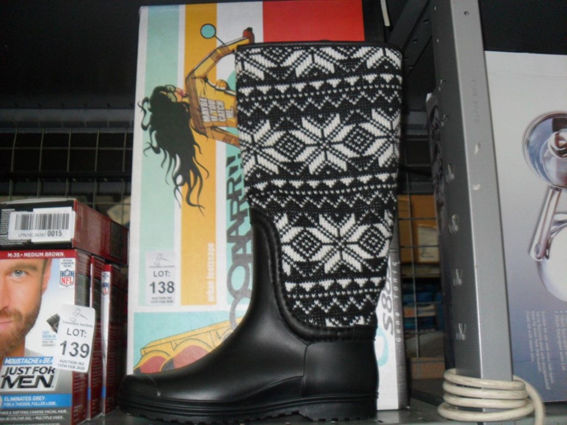 PAIR OF SIZE 37 NEW LADIES WELLIES