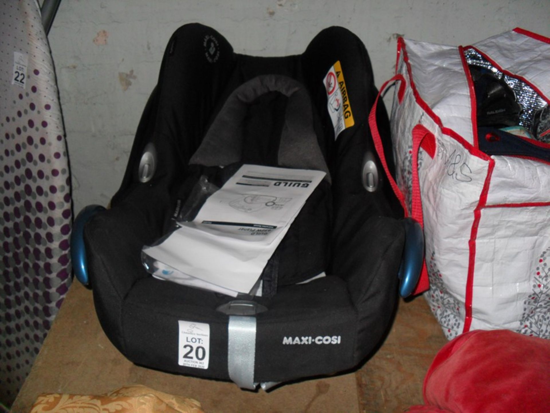 MAXI COSI BABY CAR SEAT EX-SHOP DISPLAY