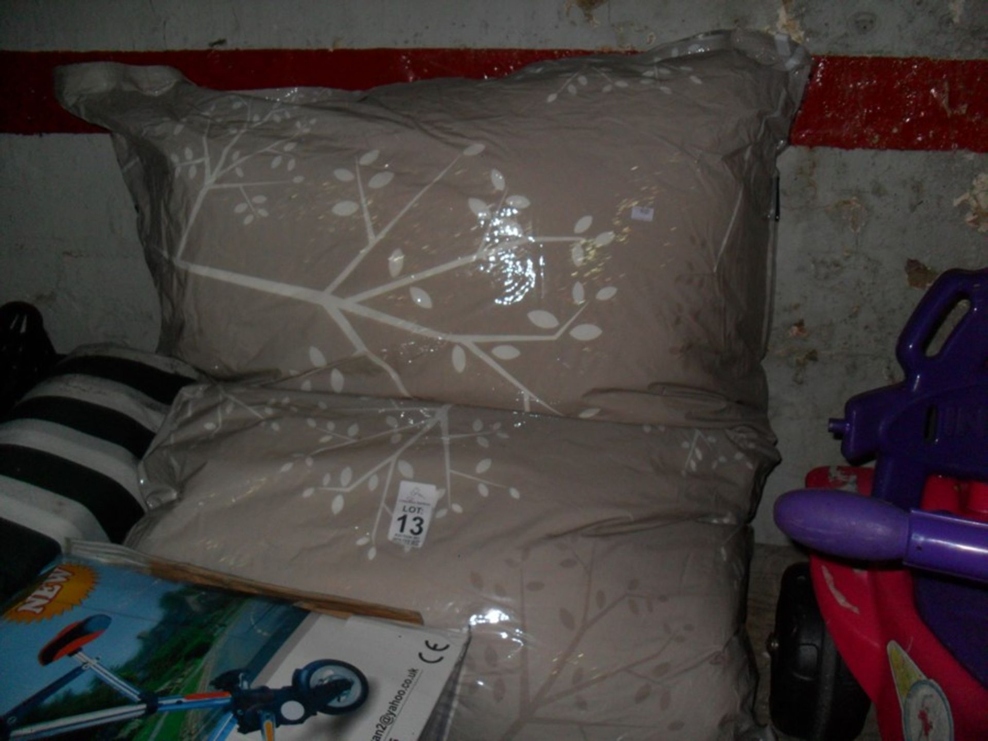 VACUUM PACKED QUILT AND PILLOWS