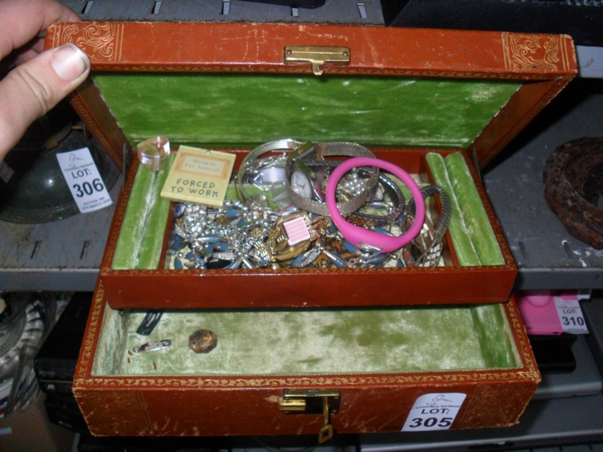 OLD LOCKABLE JEWELLERY BOX WITH JEWELLERY CONTENTS