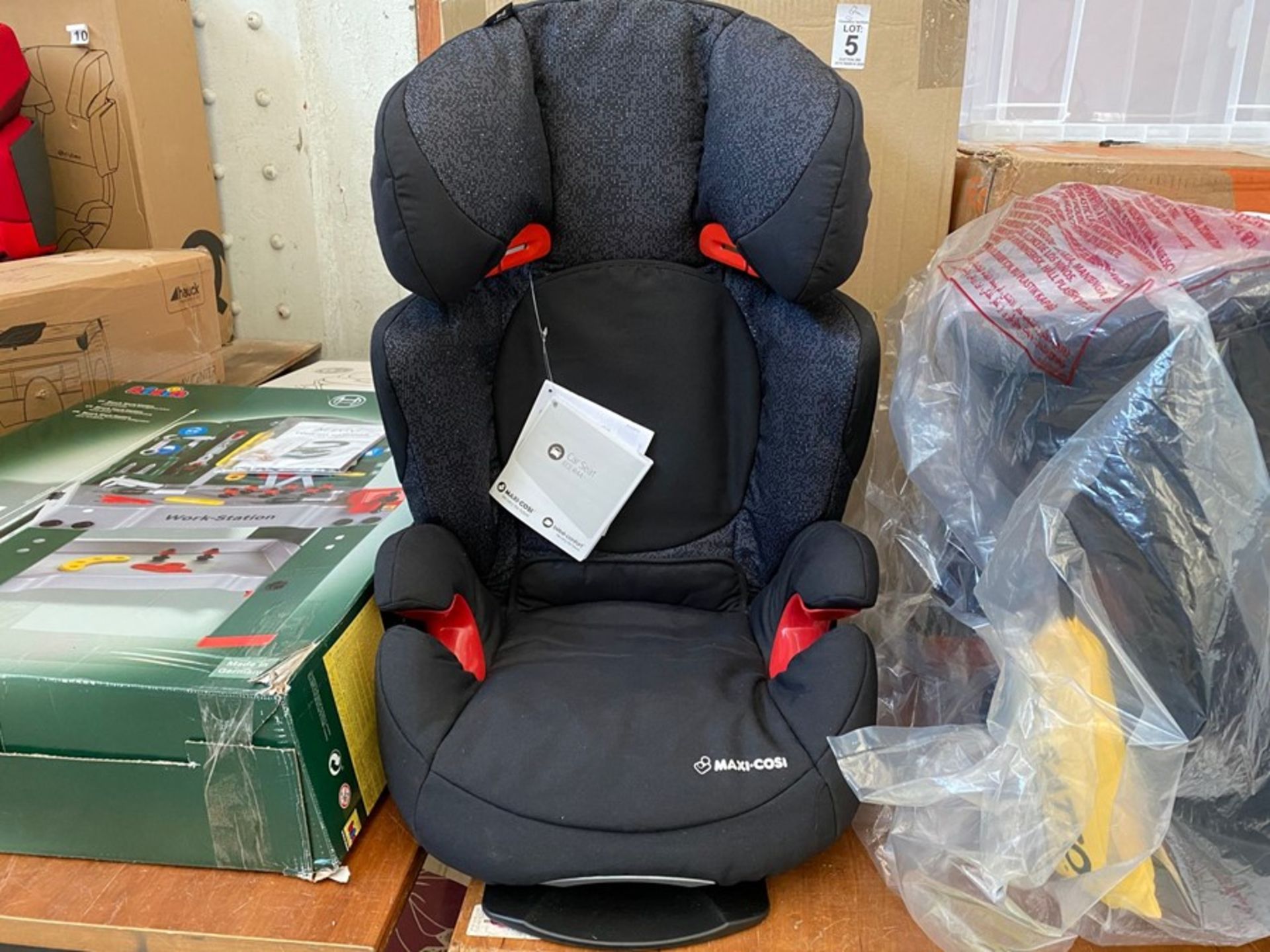 MAXI COSI CAR SEAT (EX-SHOP DISPLAY)